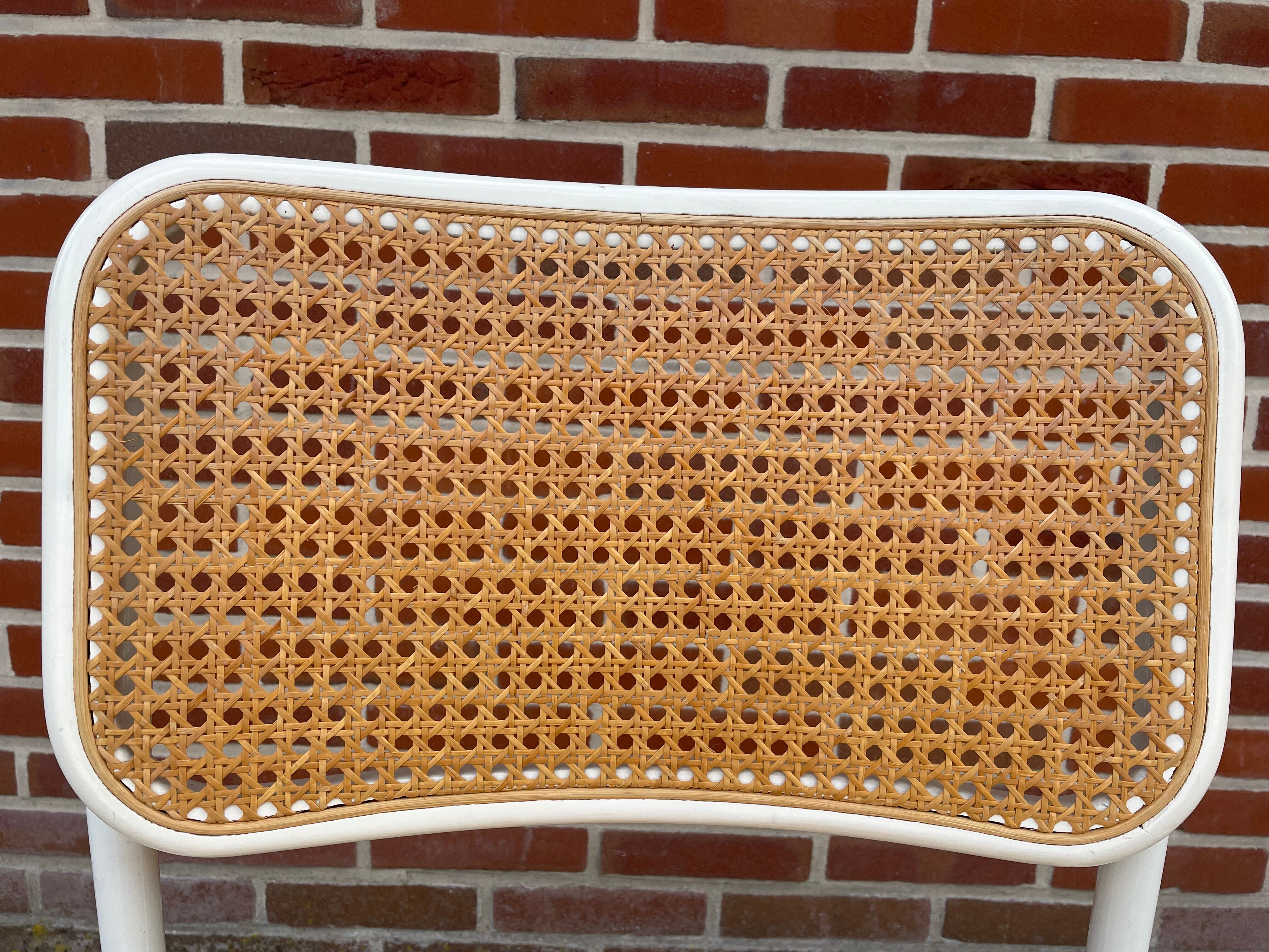 Set of 4 Cesca b32 model chairs in white