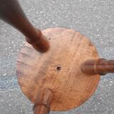 Tabouret tripode en chêne massif, France années 70