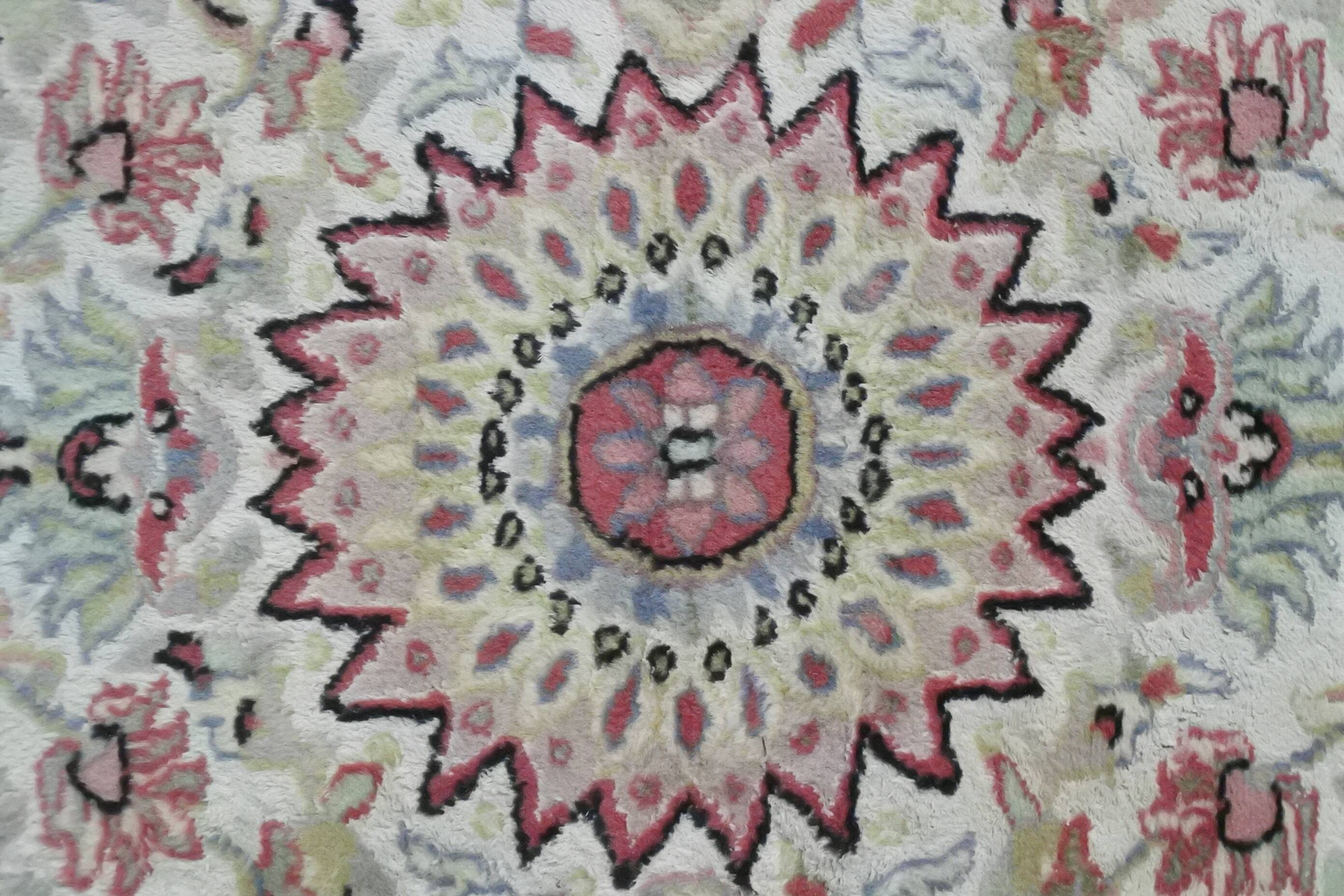 Hand-knotted vintage carpet in Pakistani lamb's wool 152x92cm.