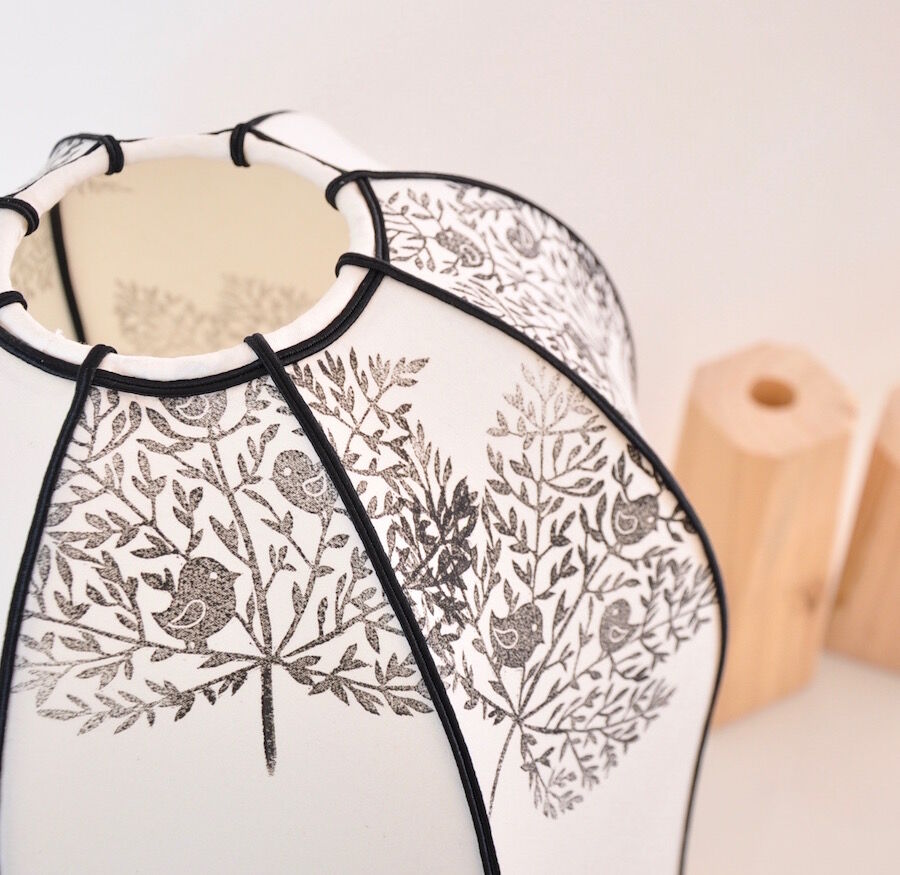 Lampe to lay cloche sewn hands