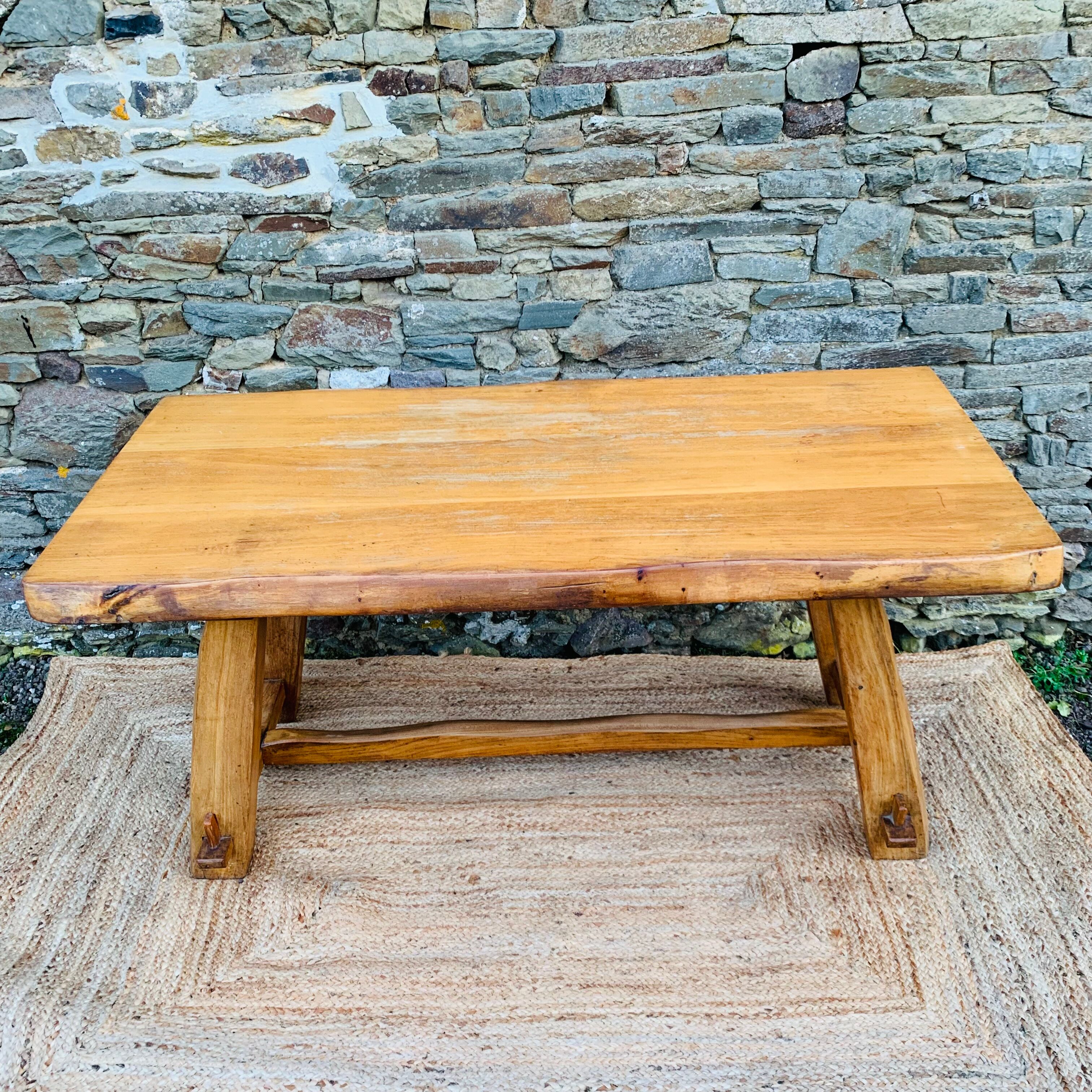 Elm table from Aranjou