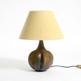 Très belle lampe de table en céramique des années 1960 avec abat-jour en tissu d'origine.