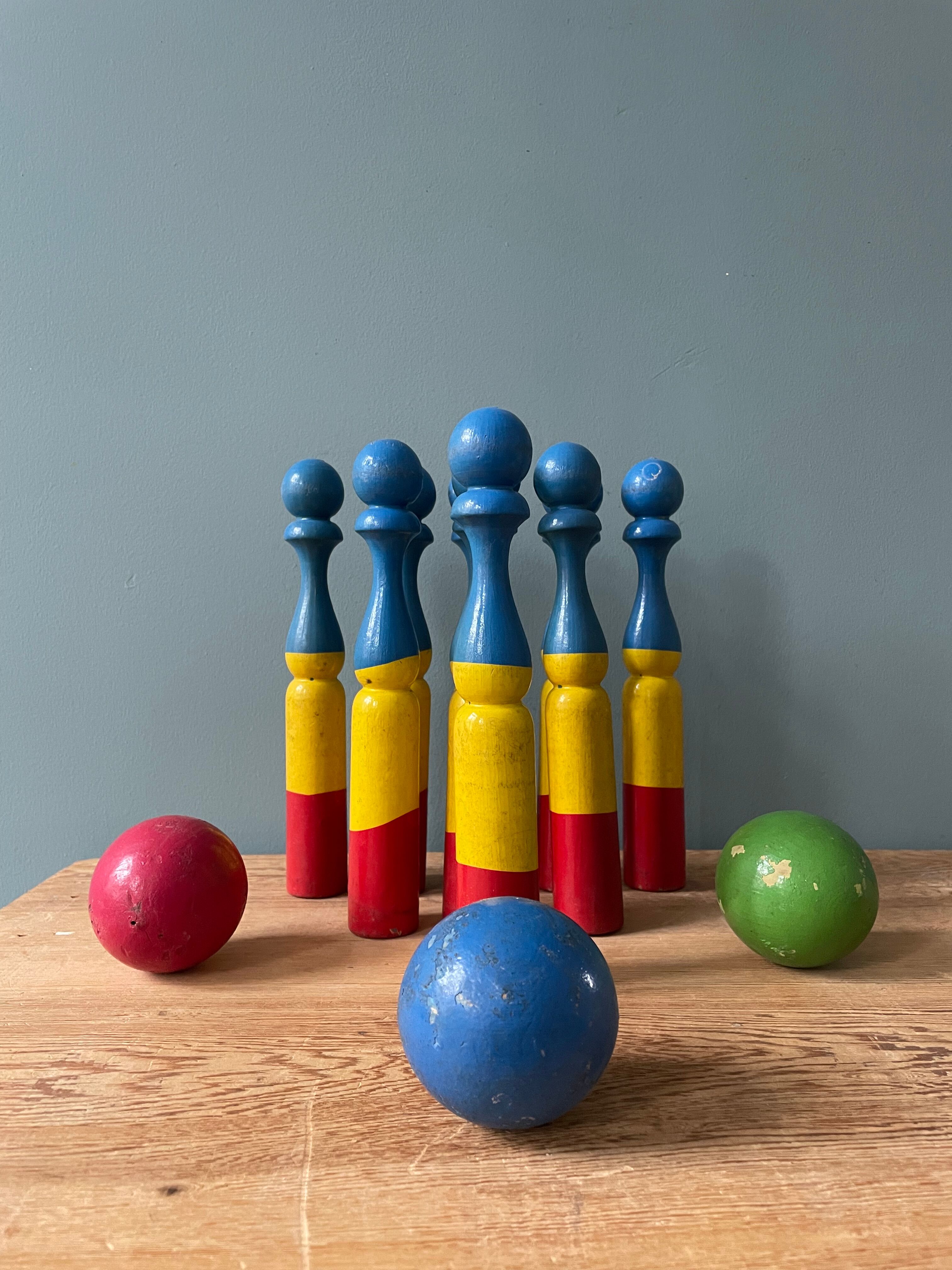 Ancien jeu de quilles en bois