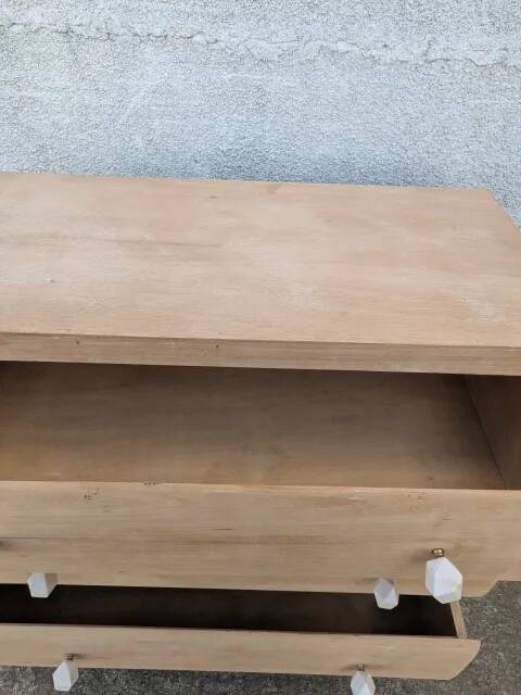 Natural wood chest of drawers