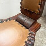 Folding tripod stool with cat back