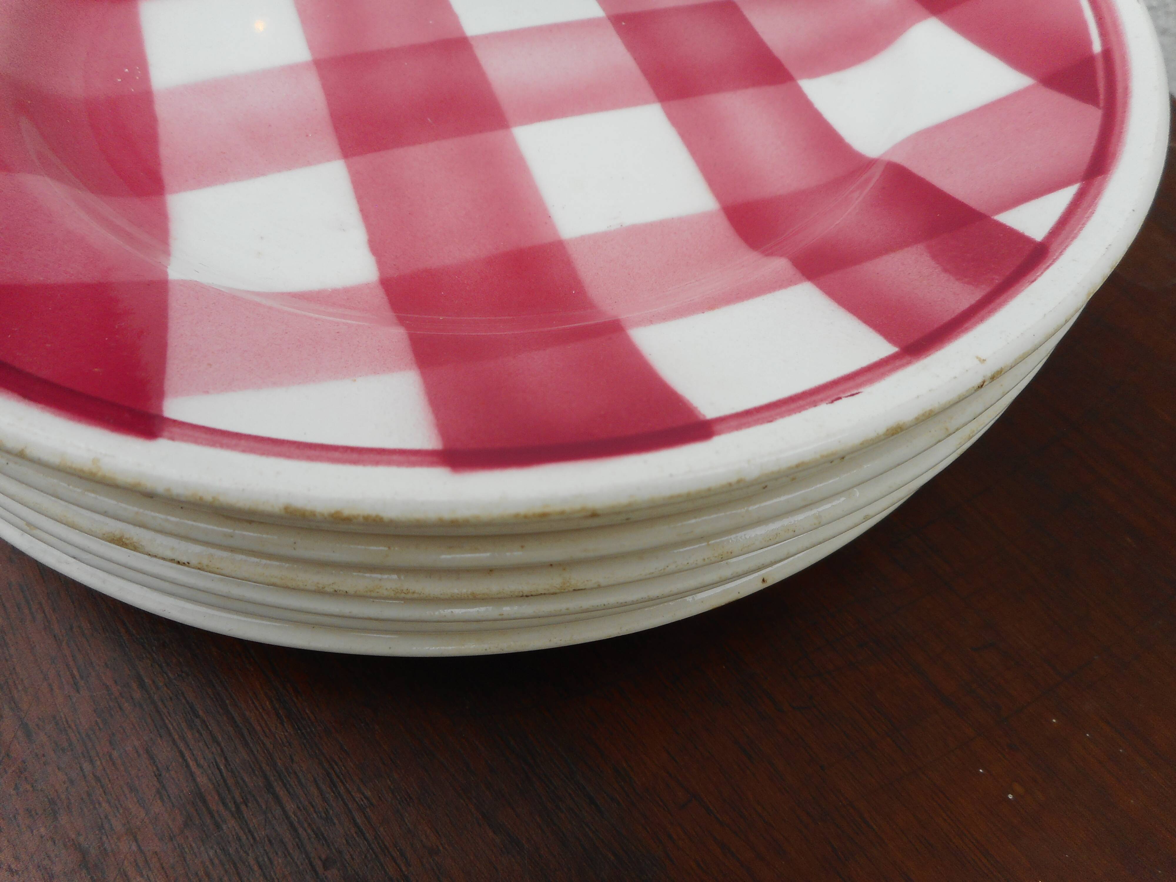 Lot of seven plates in earthenware