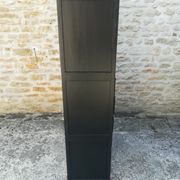 Meuble de métier a tiroirs et portes coulissante