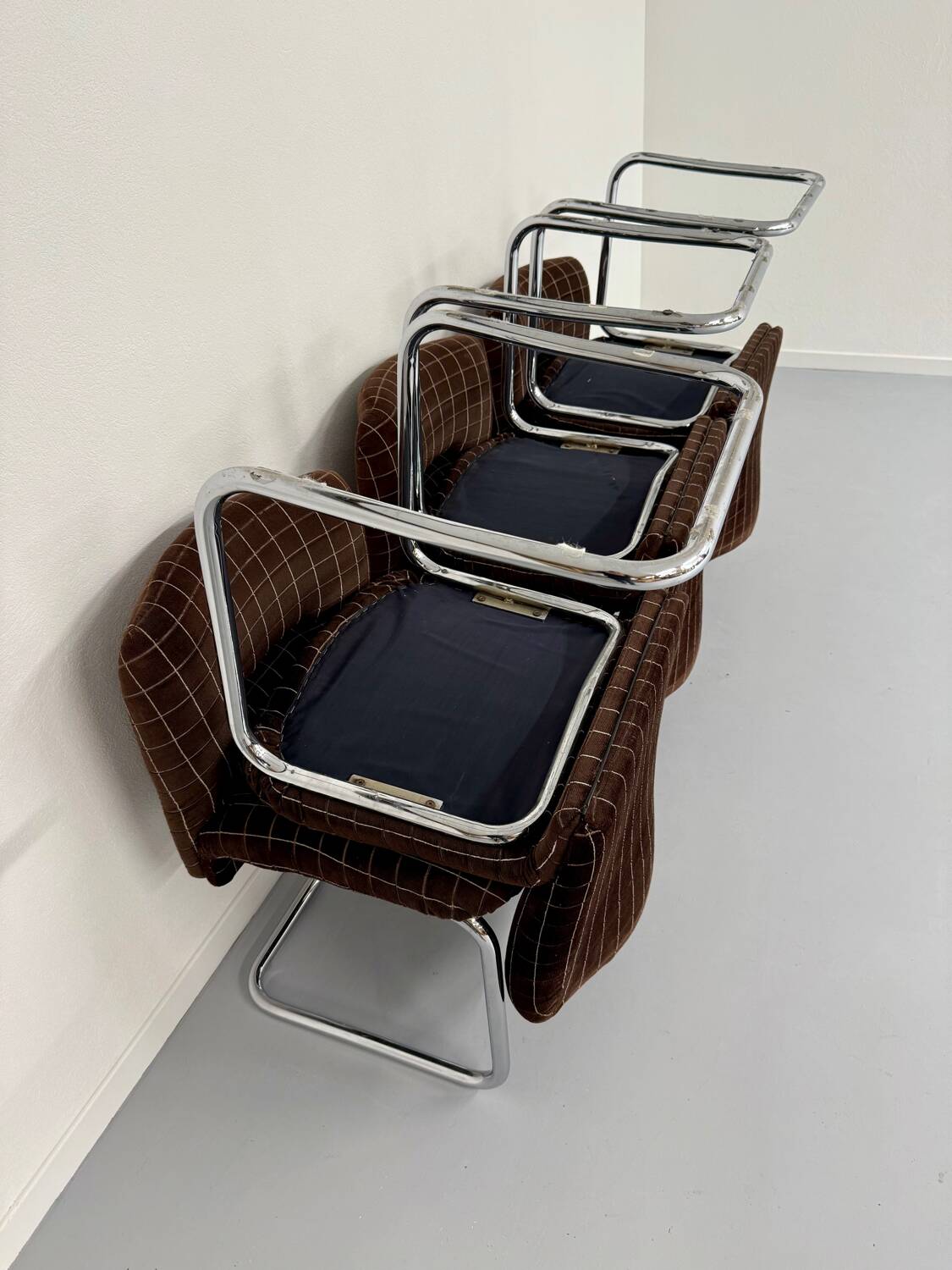 6 old tubular and velvet chairs Italian design from the 70s