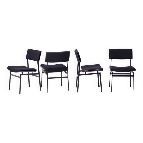 Ensemble de quatre chaises de salle à manger Hulmefa entièrement noires, Architectural Modernism — Beyit