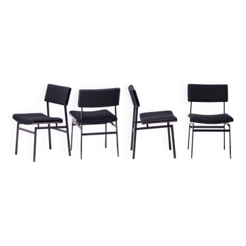 Ensemble de quatre chaises de salle à manger Hulmefa entièrement noires, Architectural Modernism