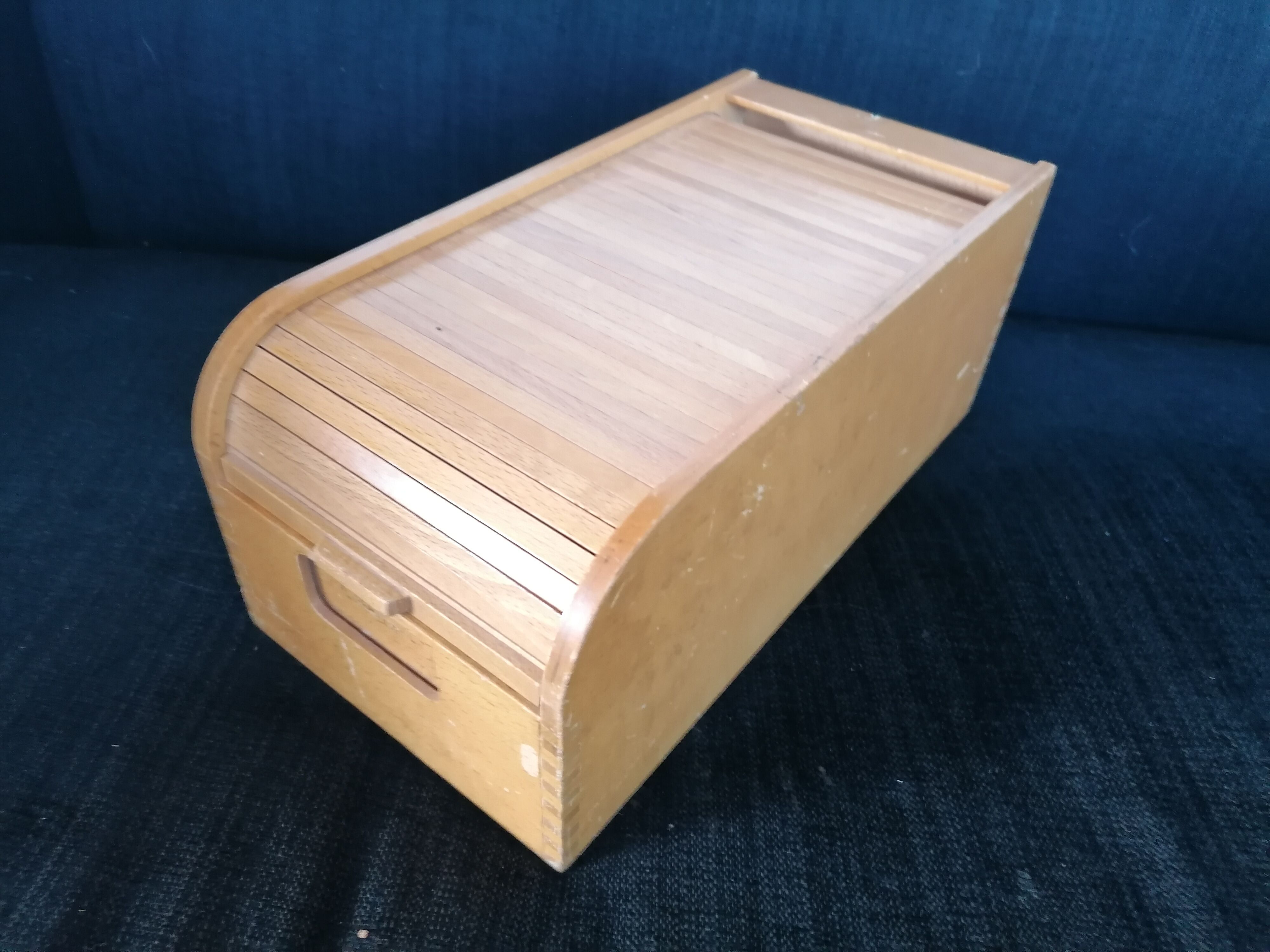 Pan-paned wood storage box
