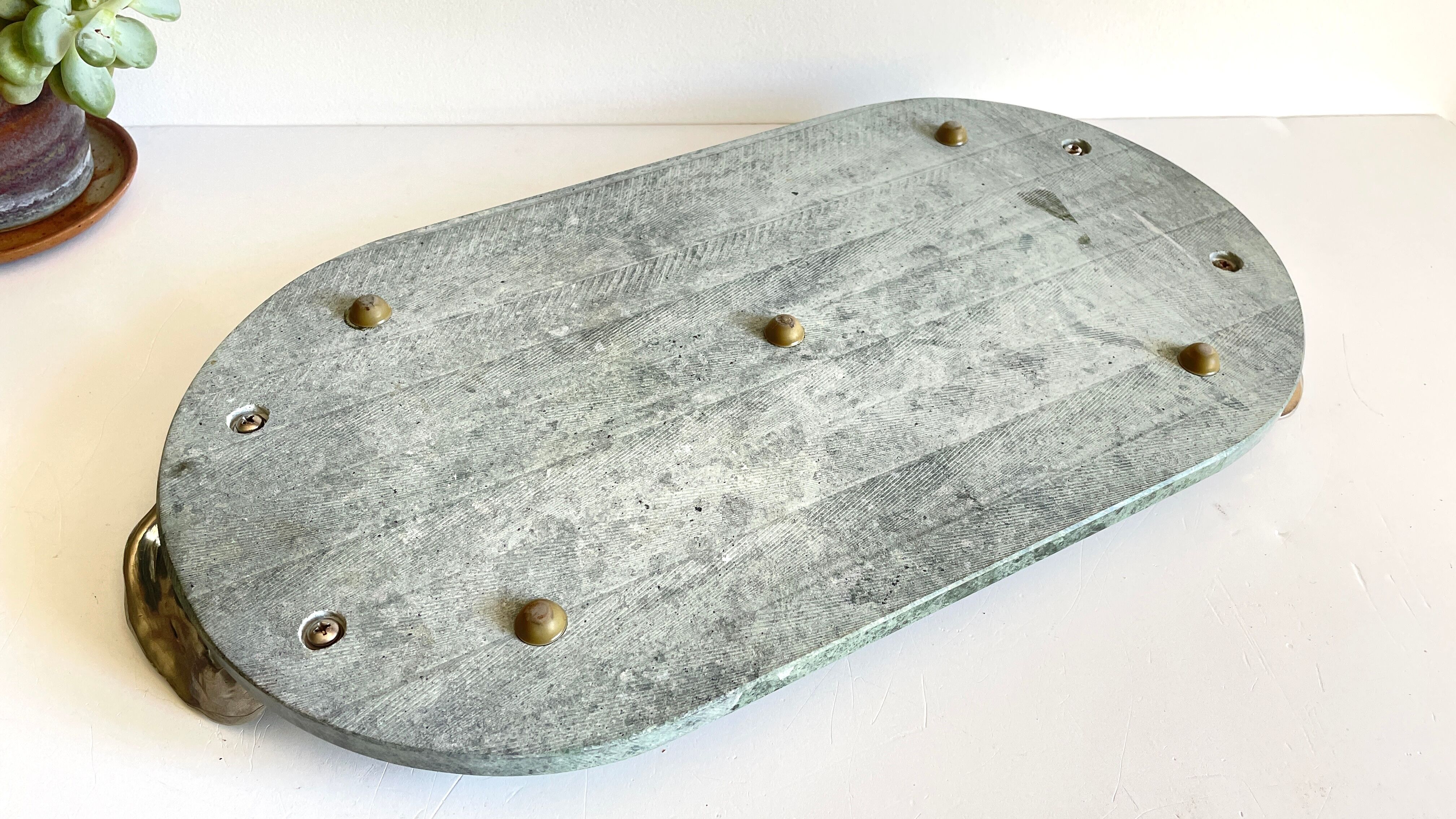 Oval top in marble and tin