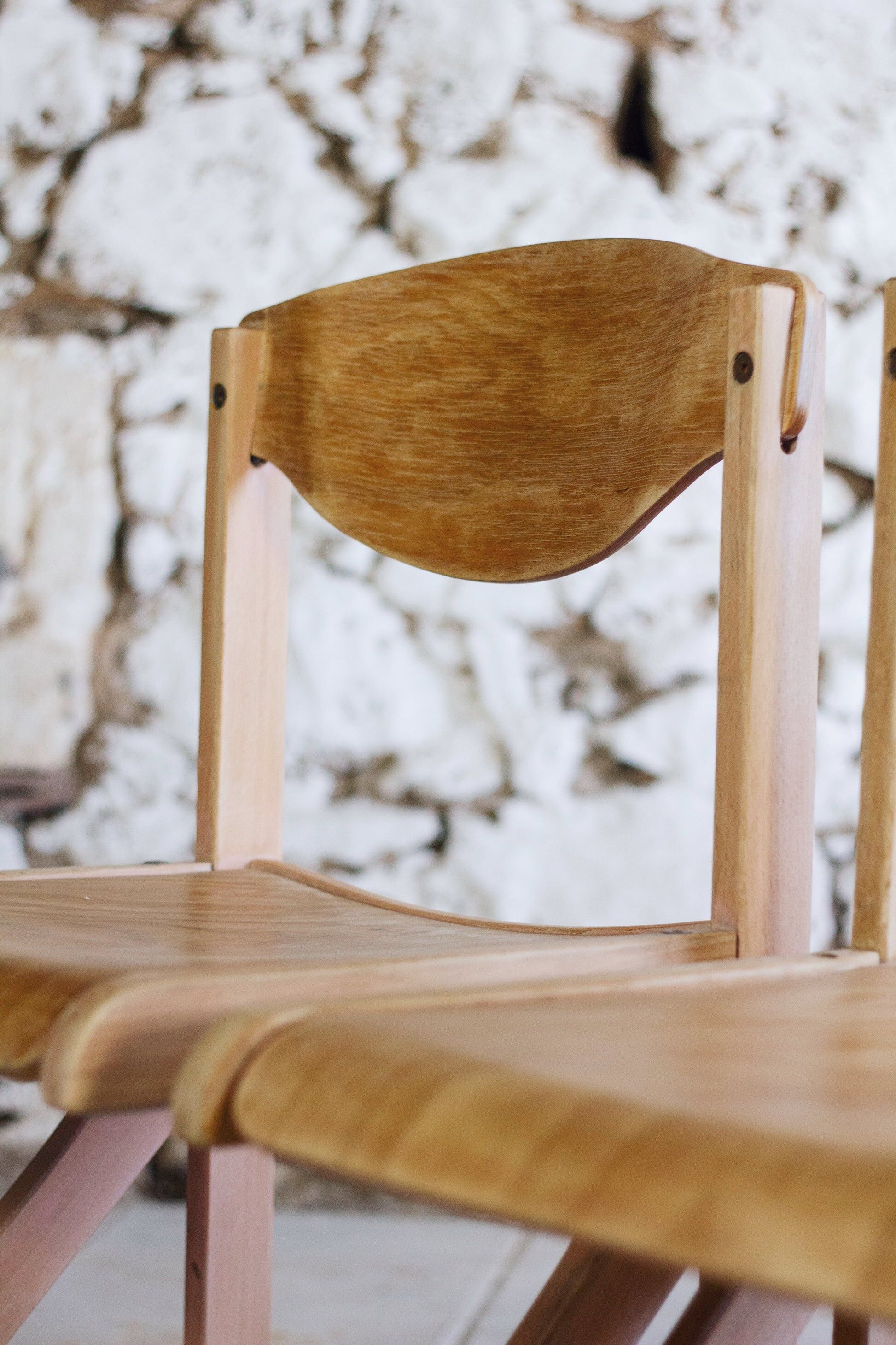 4 vintage canteen chairs in beech, 1980.
