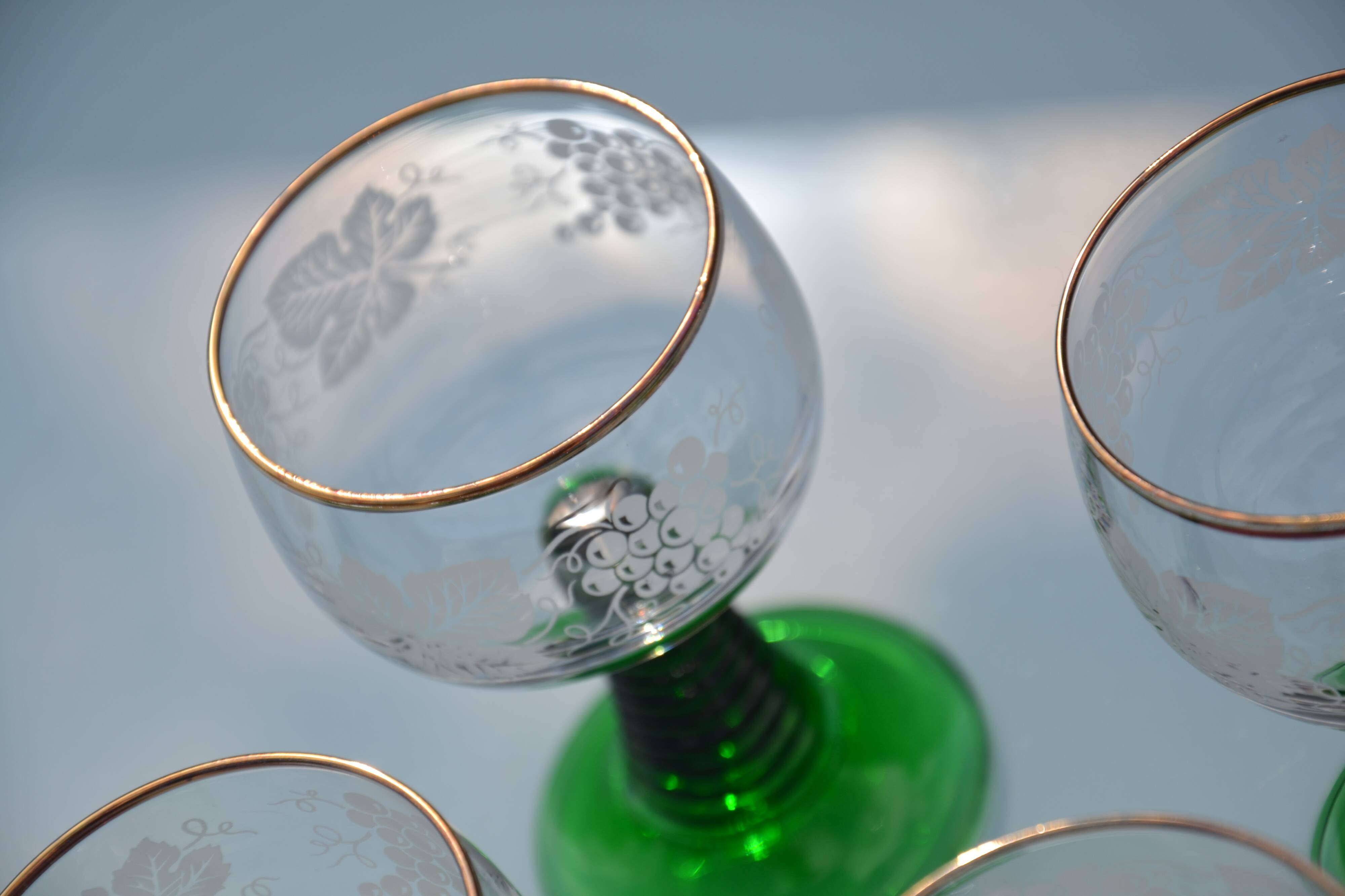6 verres gravés Roemer sur pied torsadé