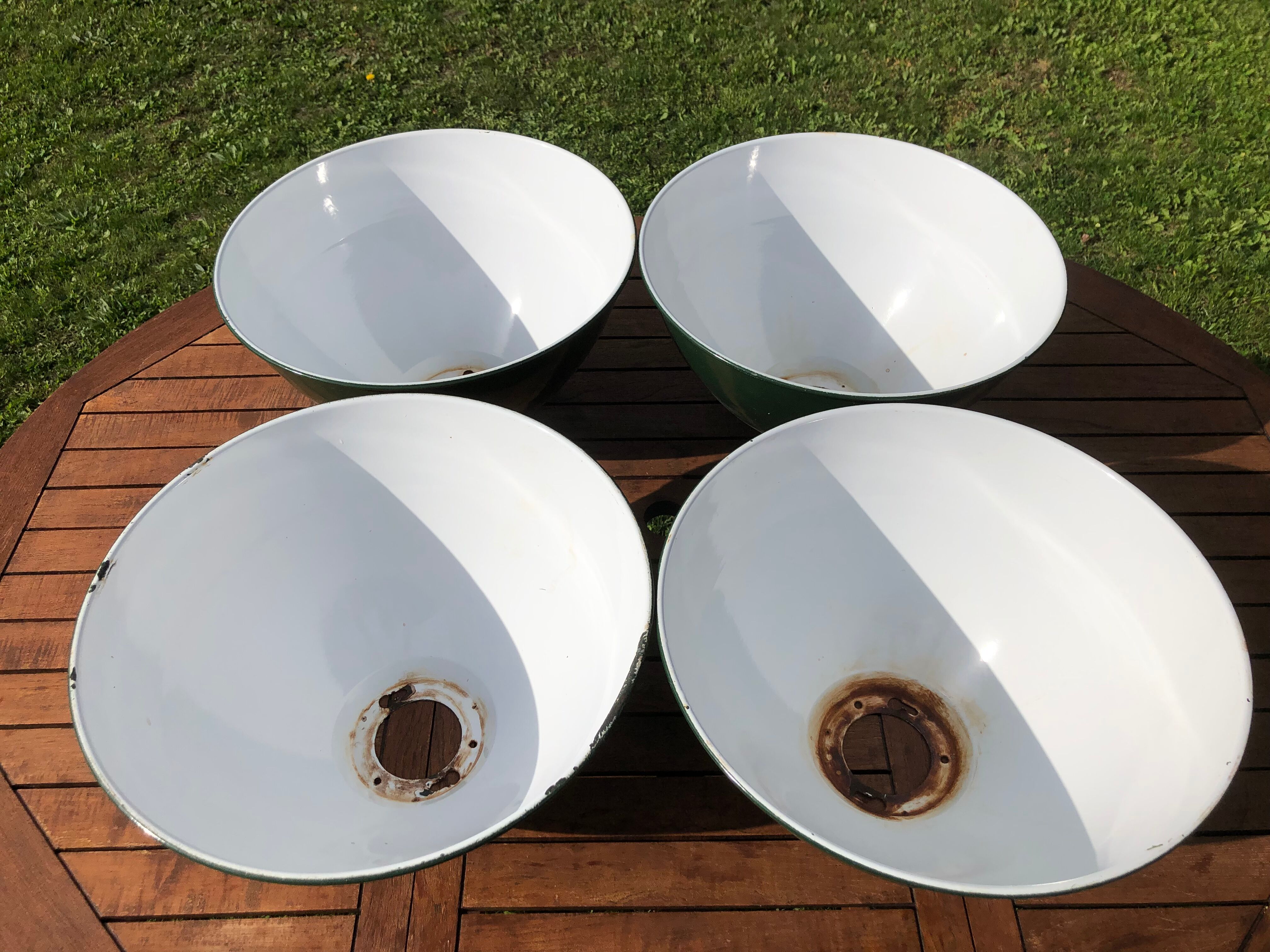 4 abat-jours émaillés industriels