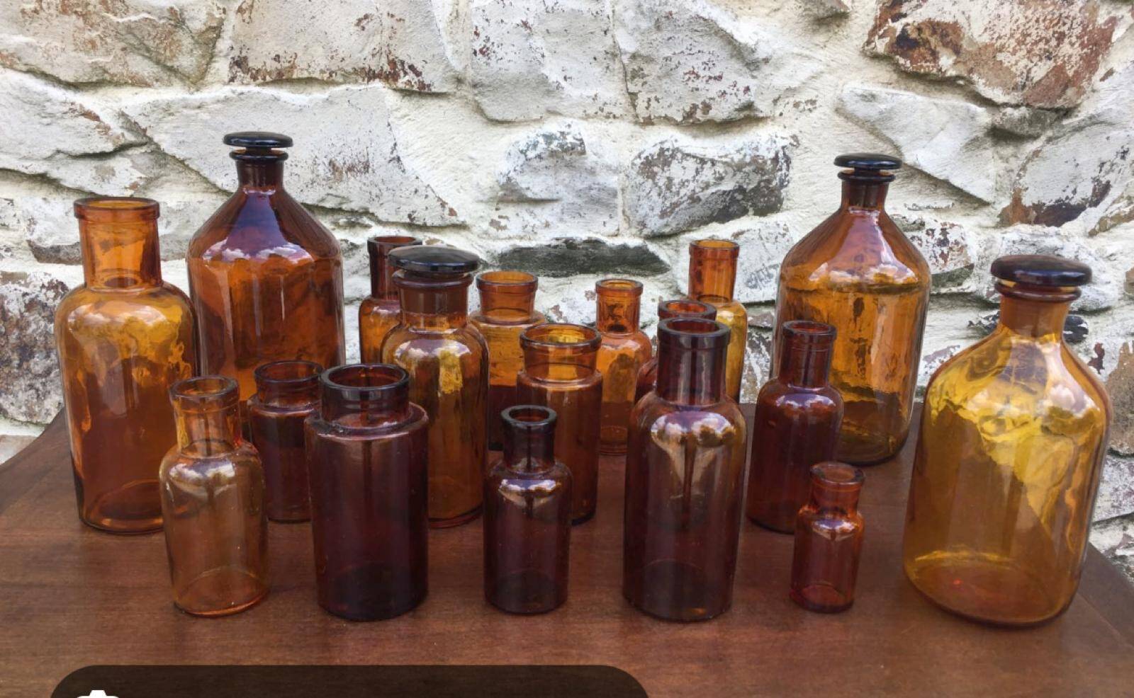 200 apothecary jars for Pauline pro