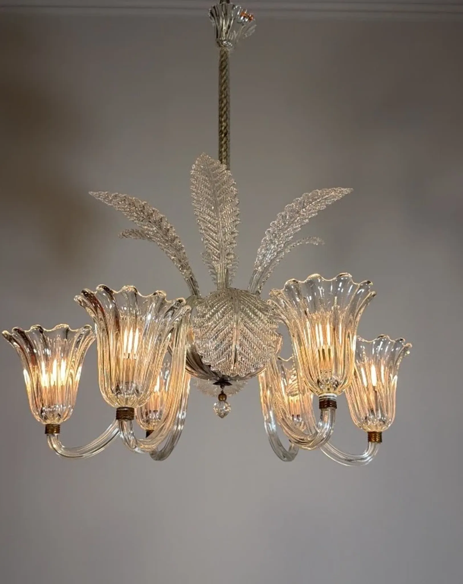 Venetian Art Deco chandelier made of Murano glass, circa 1930.