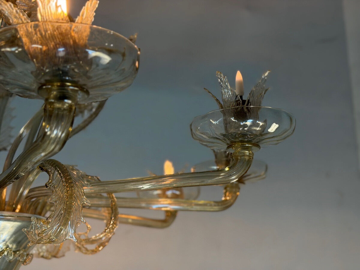 Venetian chandelier in gilded Murano glass, 10 light arms, circa 1920.