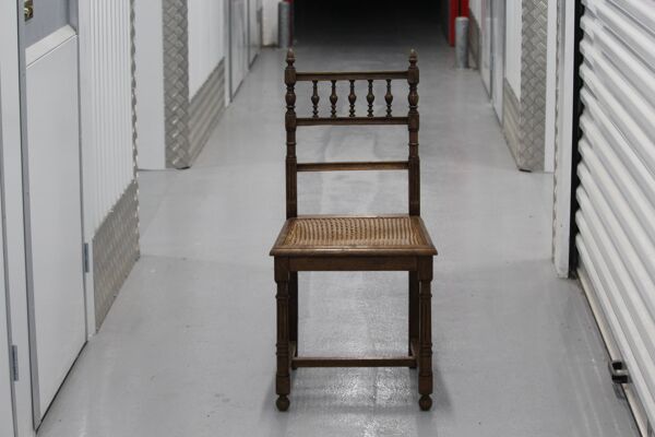 Paire de chaises cannées en bois