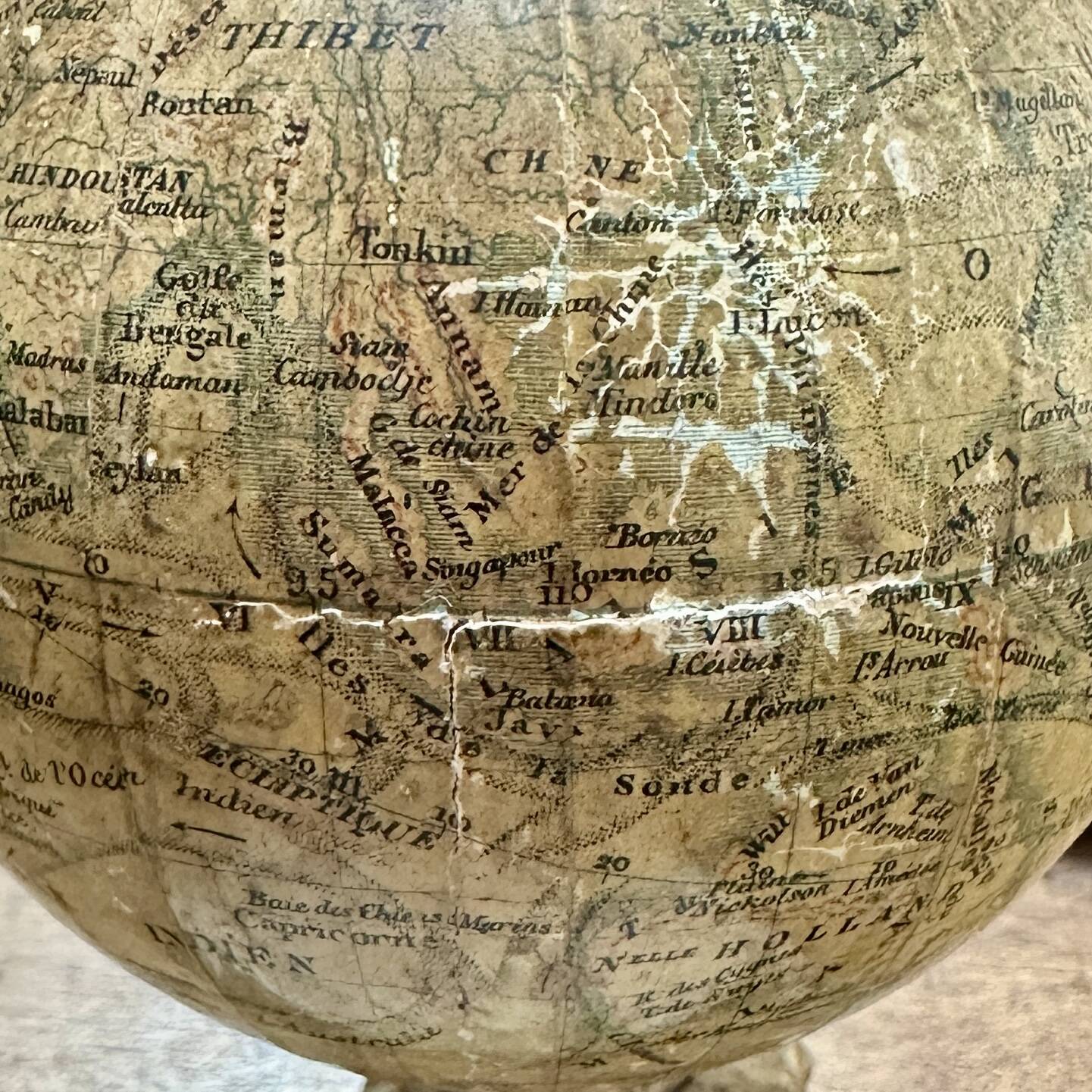 Antique JL & Cie terrestrial globe | Gilded metal base | 19th century | 20.5 cm