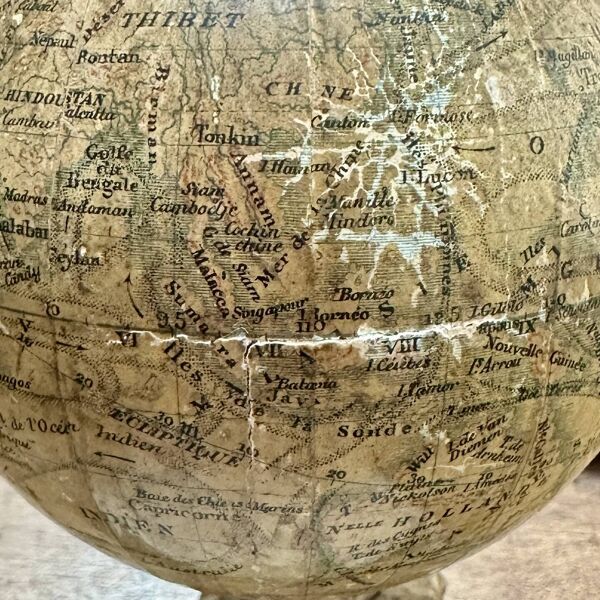 Globe terrestre ancien J.L & Cie   Piètement métal doré   XIXe siècle   20,5 cm