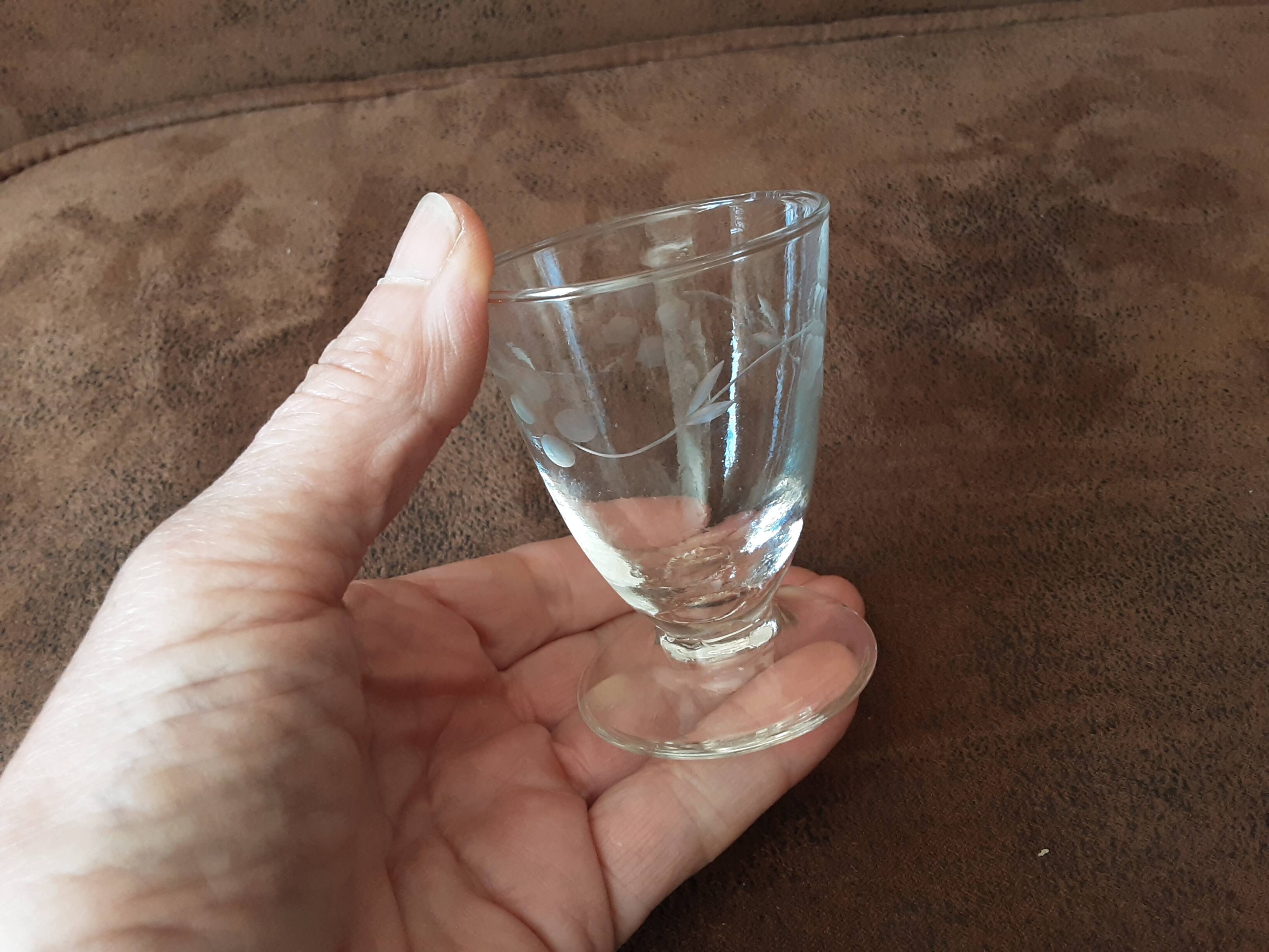 Set of 8 original digestif glasses
