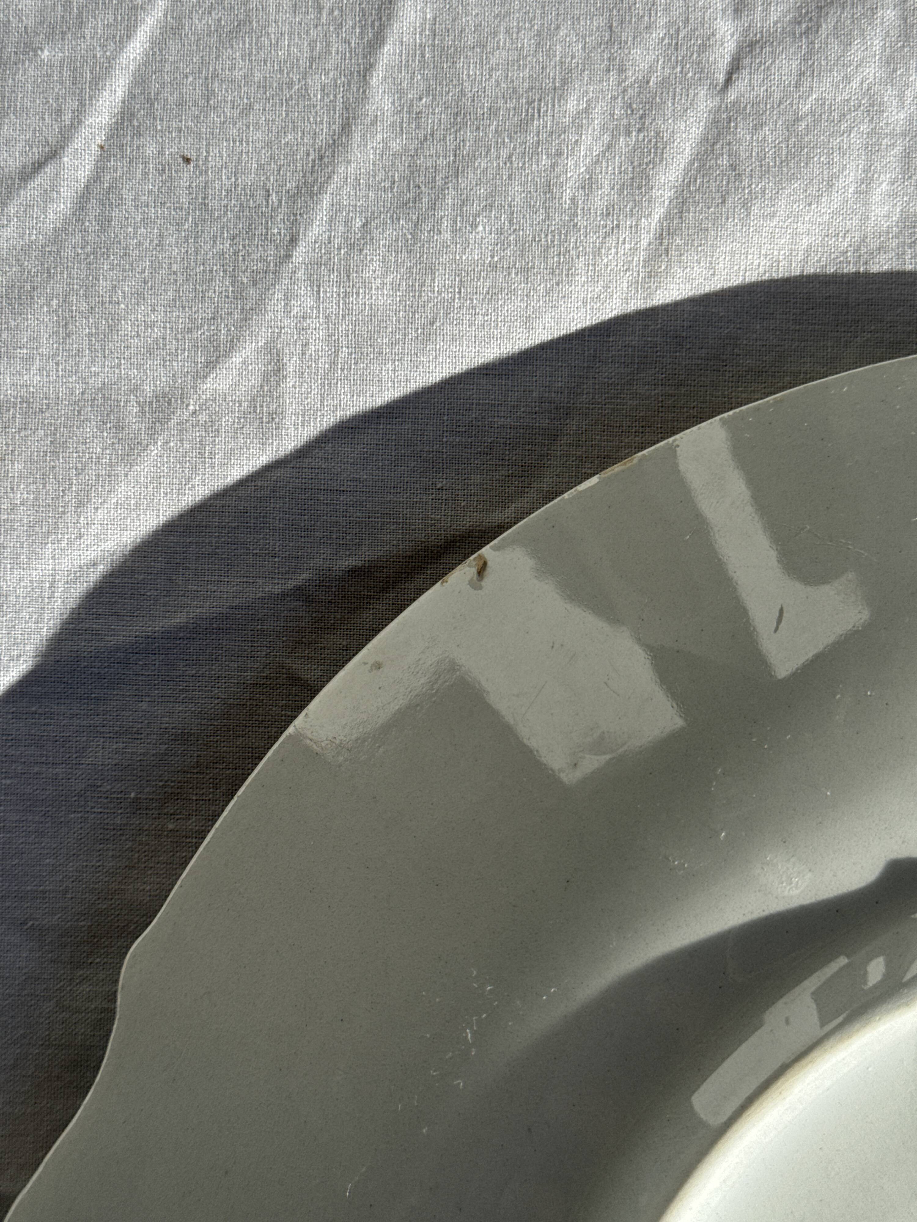 Old pie dish with 2 handles, golden wheat patterns, D28.