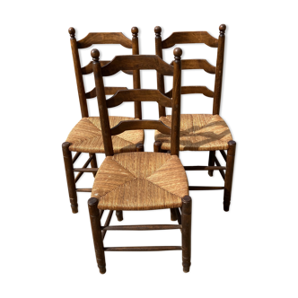 6 mulched chairs