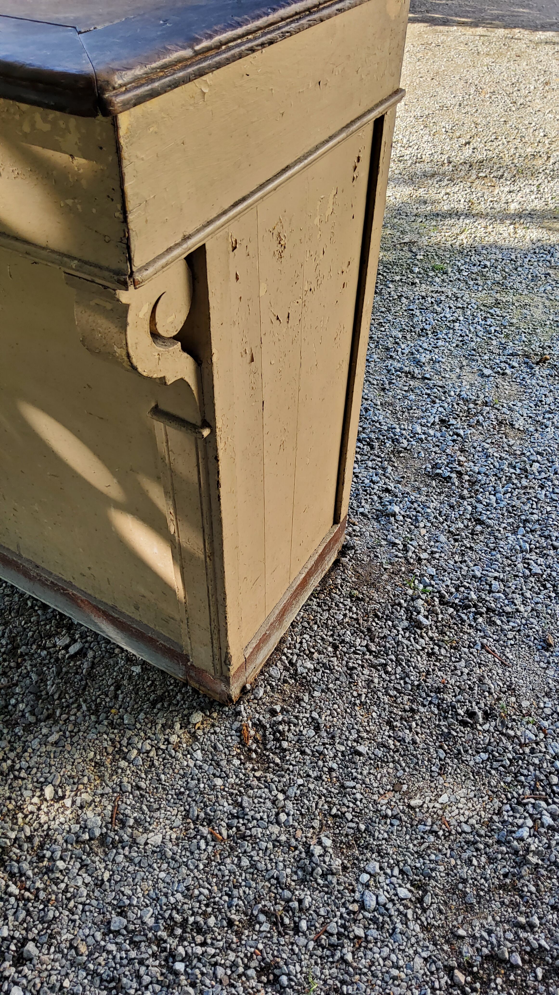 Former grocery counter from the 1900s 14 drawers