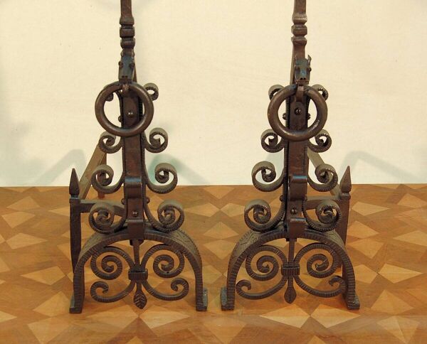 Paire chenets Art Déco en fer forgé