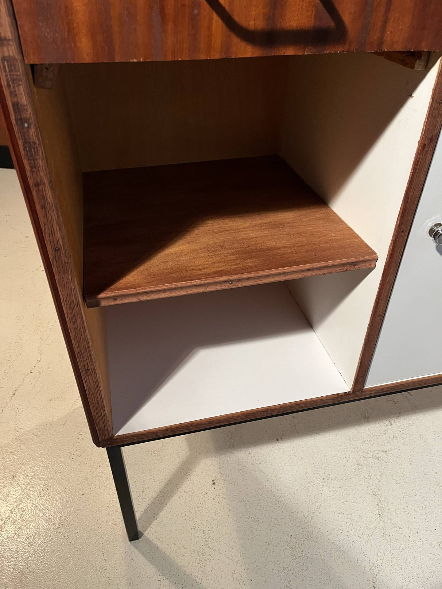 Comptoir de commerce / vitrine des années 60