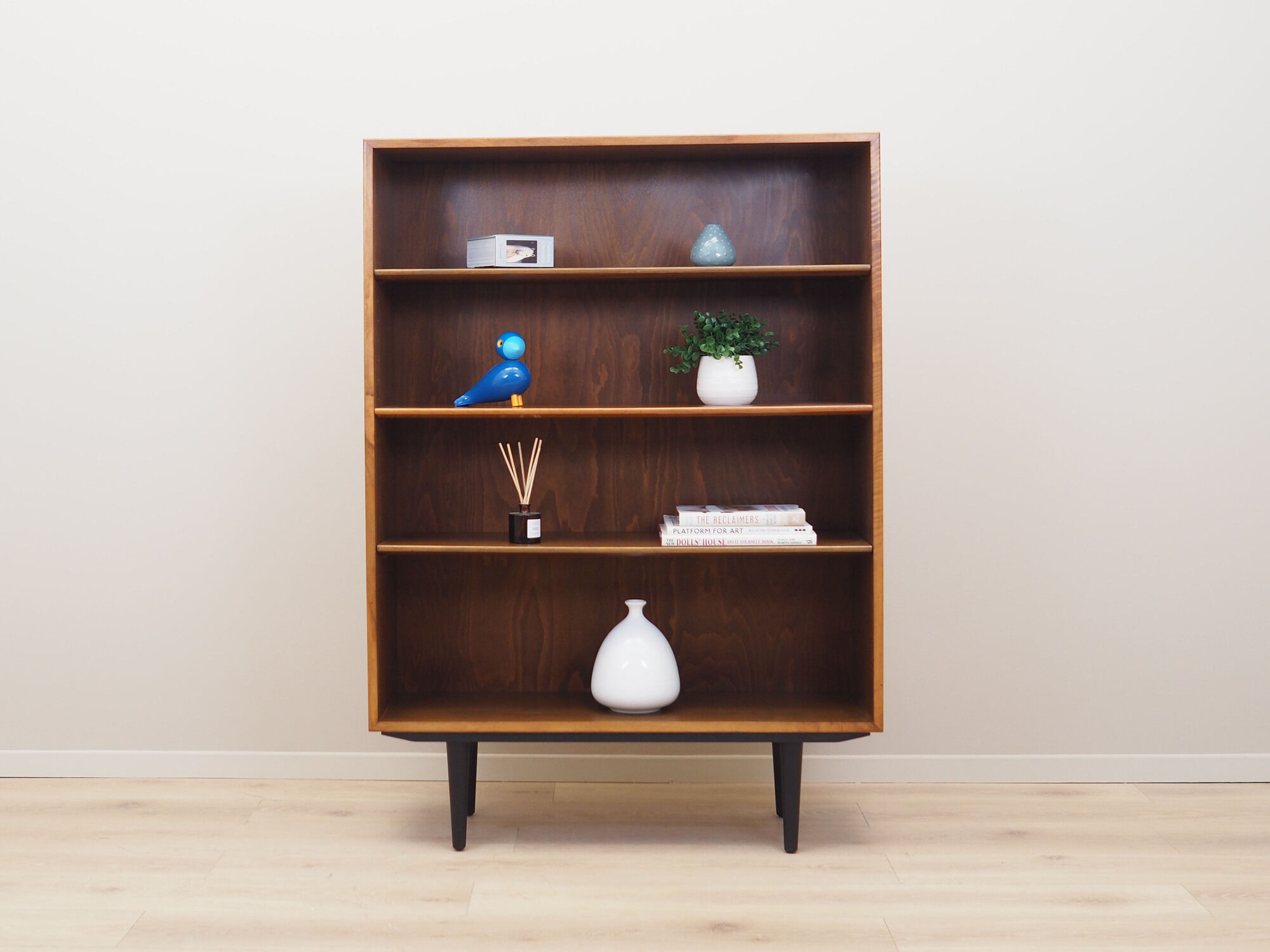 Walnut bookcase, Danish design, 1960s, designer: Børge Mogensen