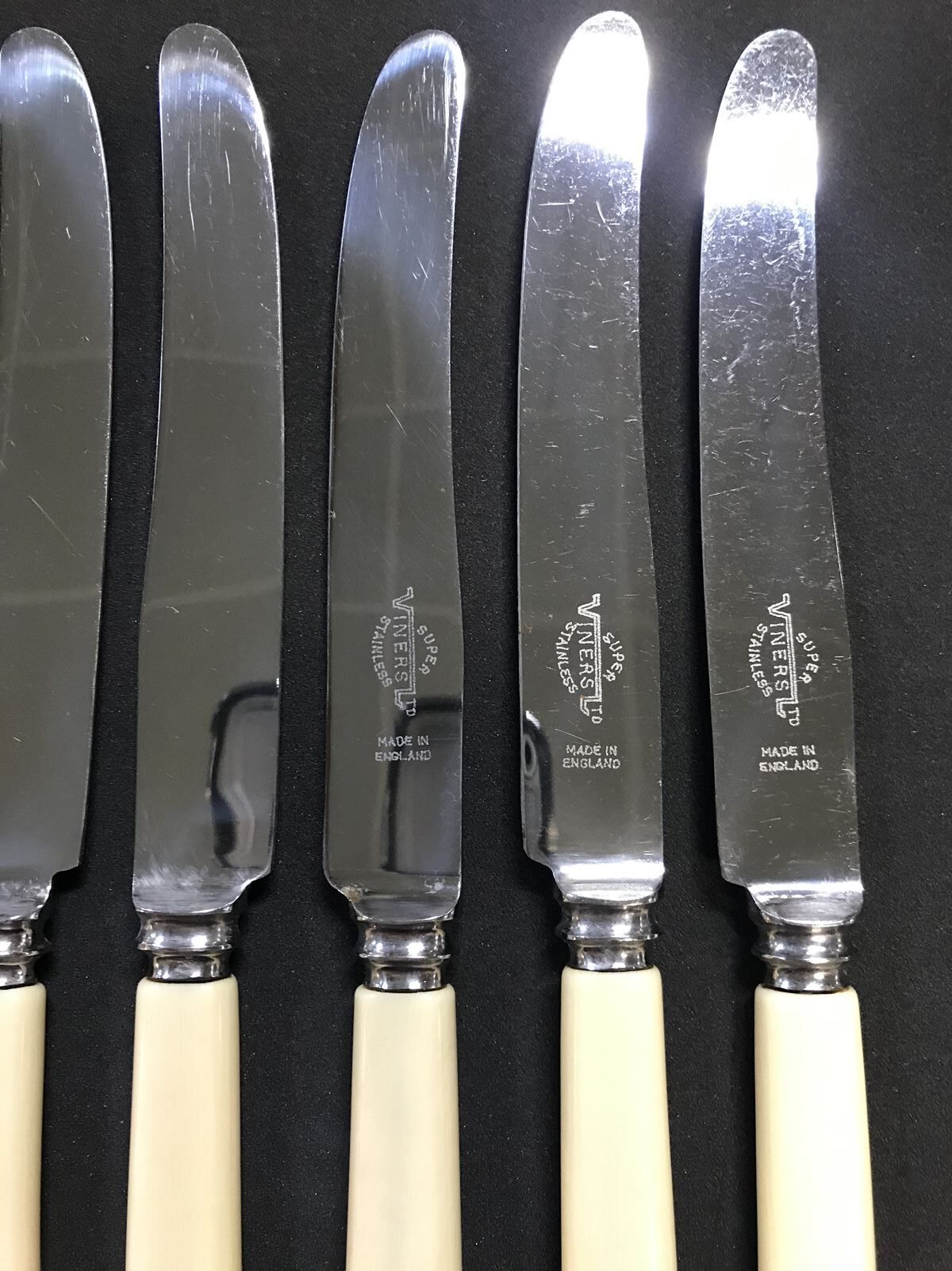 Set of 6 English knives in silver and Bakelite metal
