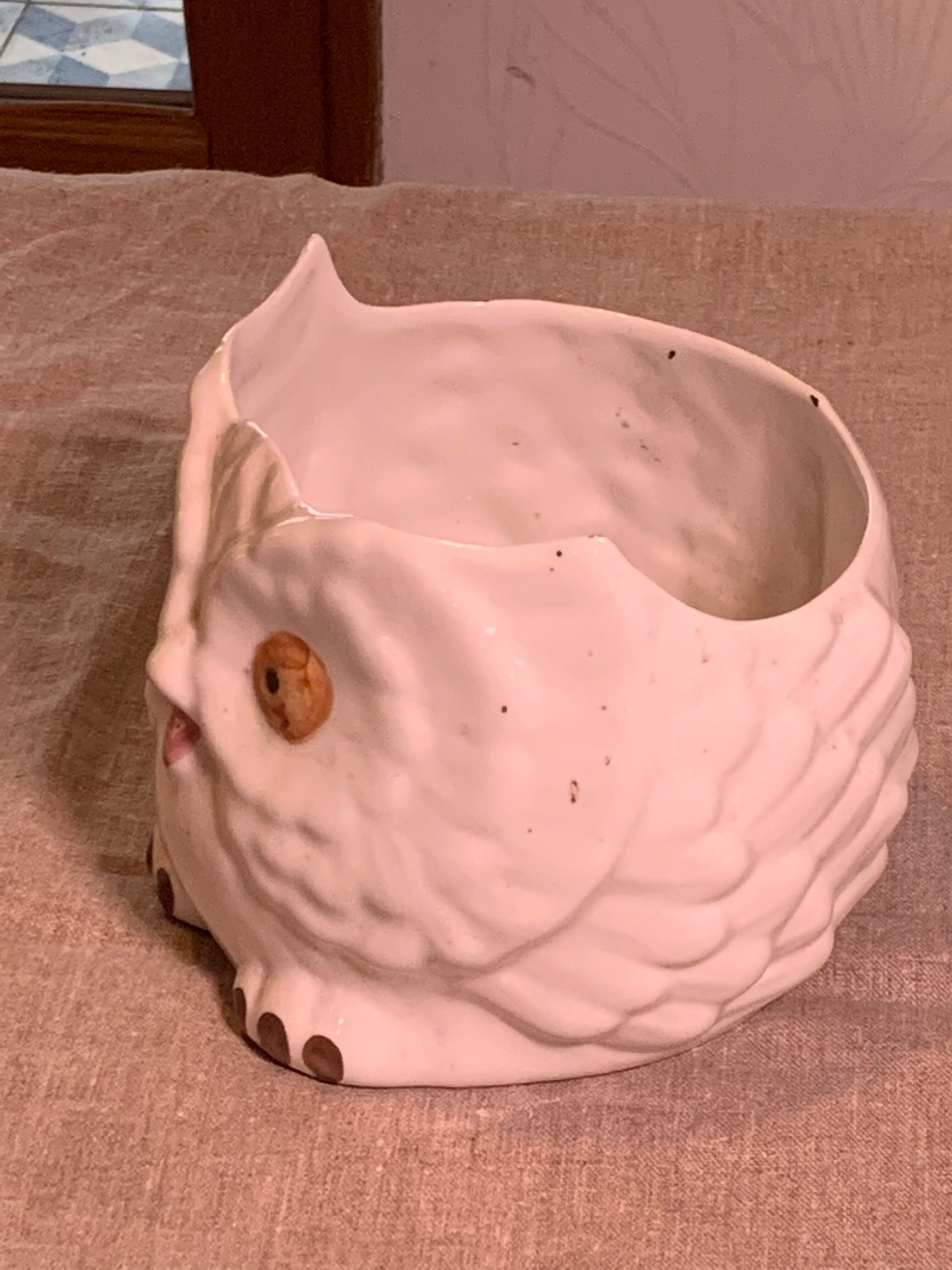 Cache pot owl glazed ceramic white slip earthenware siol Portugal