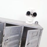 Industrial furnishings in riveted aluminium