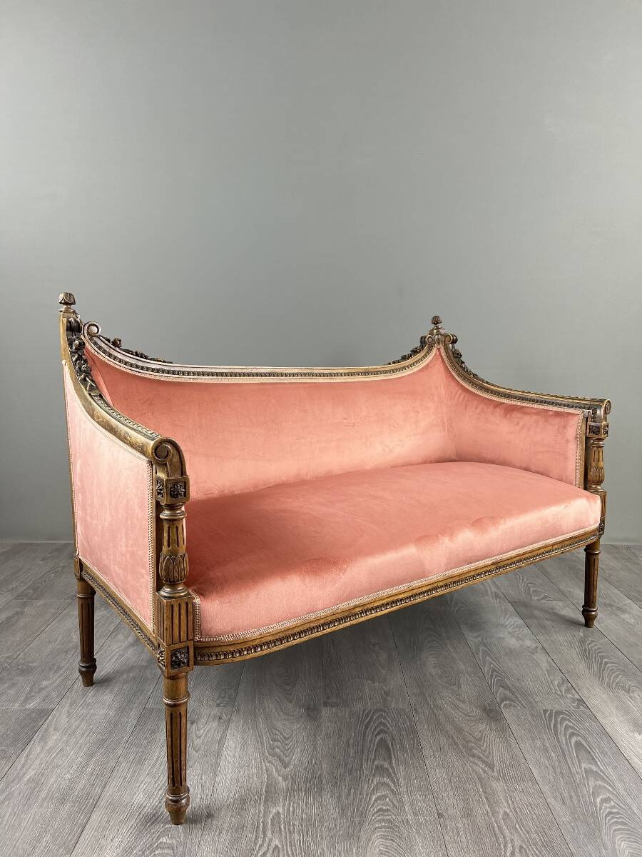 Louis XVI style canapé in carved wood and velvet, 20th century