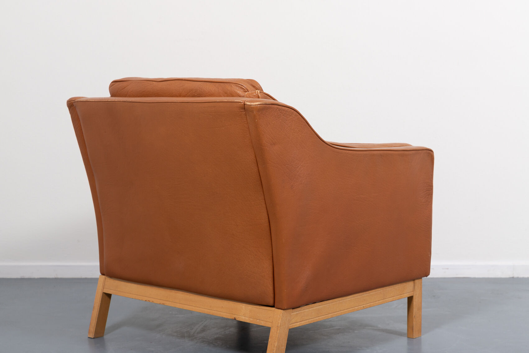 Set of 2 vintage Danish armchairs in cognac leather by Mogensen Hansen