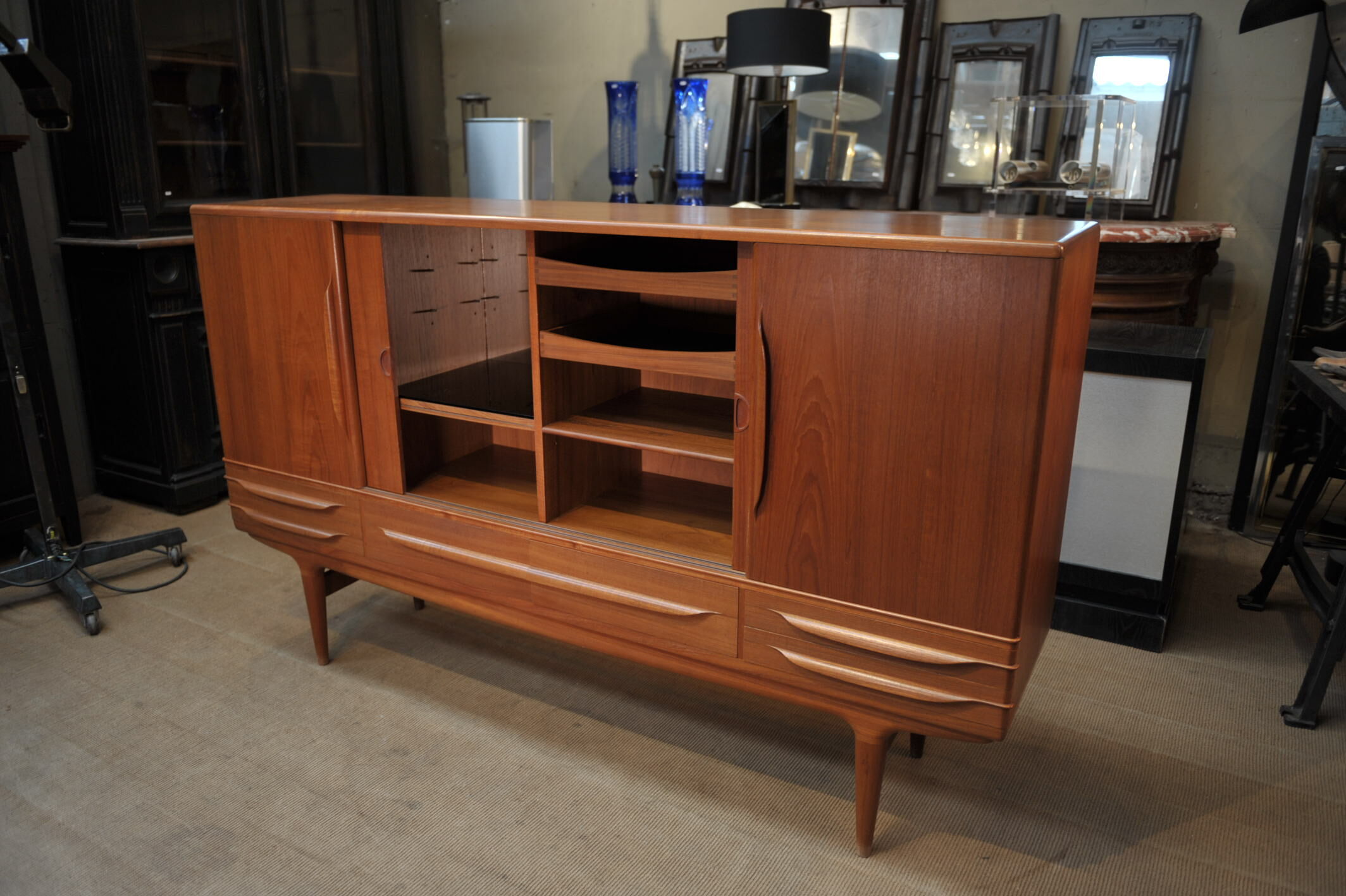 Vintage scandinavian teak furniture by Samcom Denmark