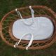 Couffin vintage en osier et rotin avec matelas et garnitures