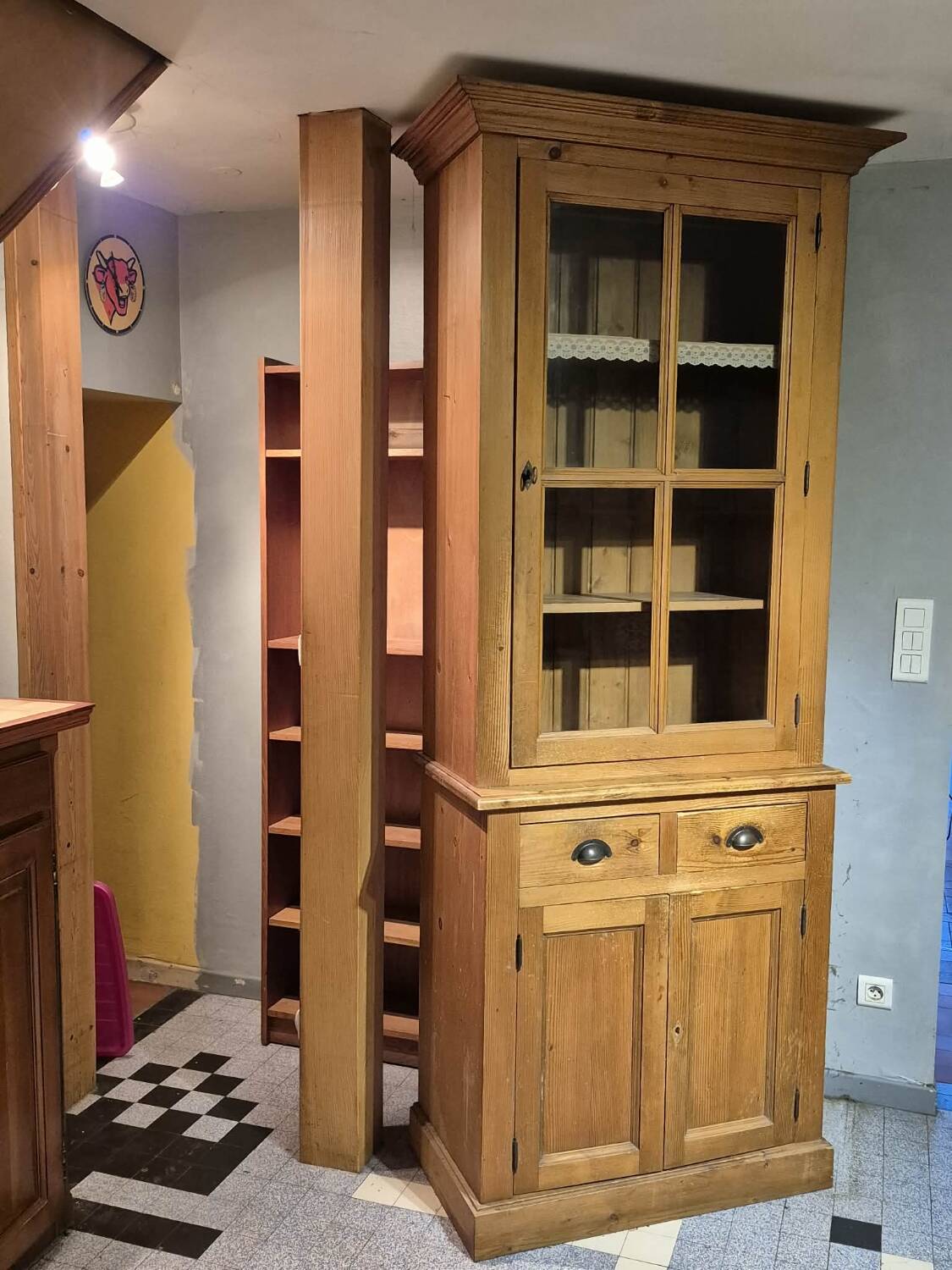 Two-body glass cabinet