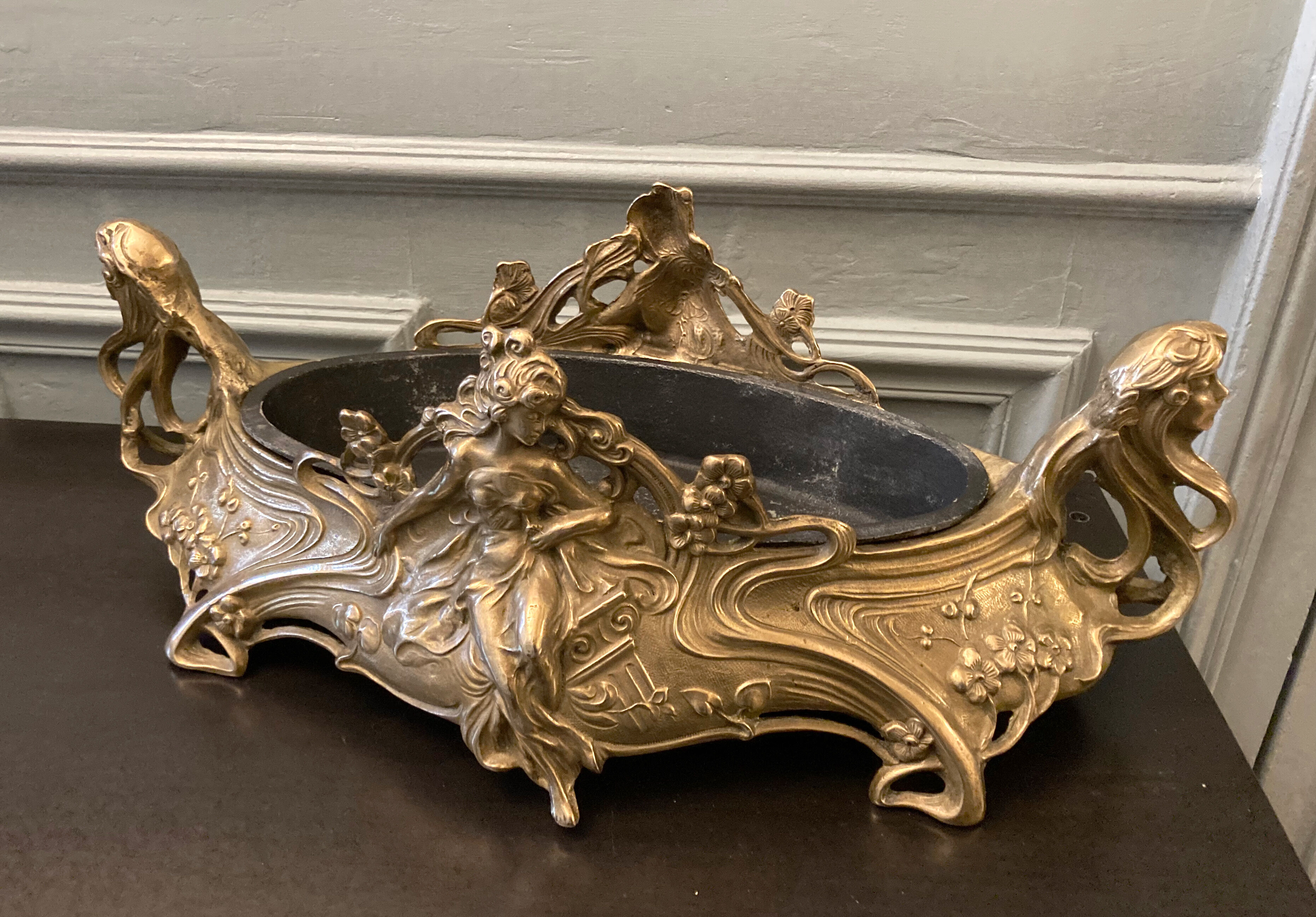 Large planter in gilded bronze Art nouvelles