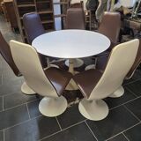Tulip-shaped table from the 60s, Grosfillex