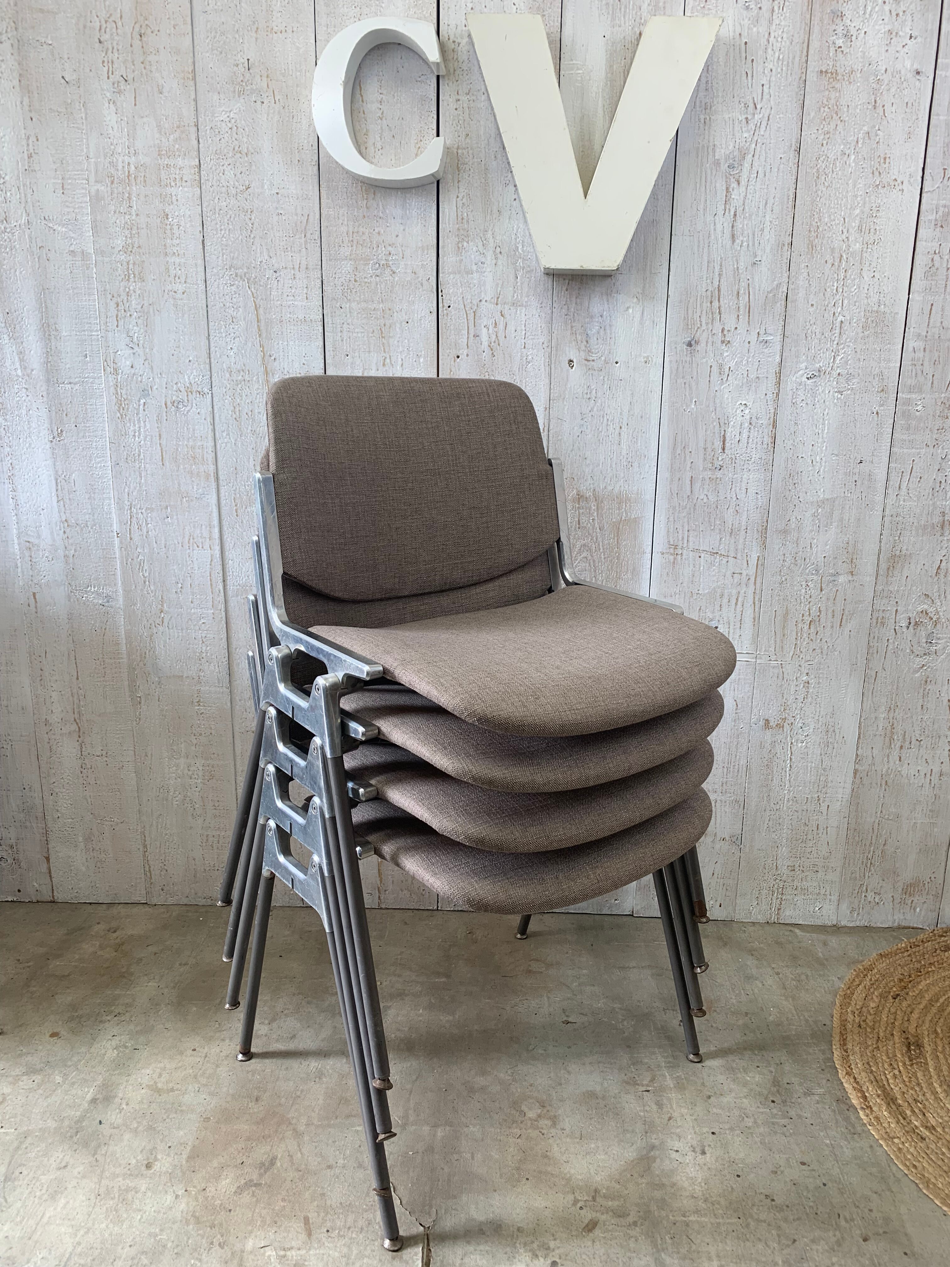 Series of 4 chairs by Piretti Giancarlo, Castelli