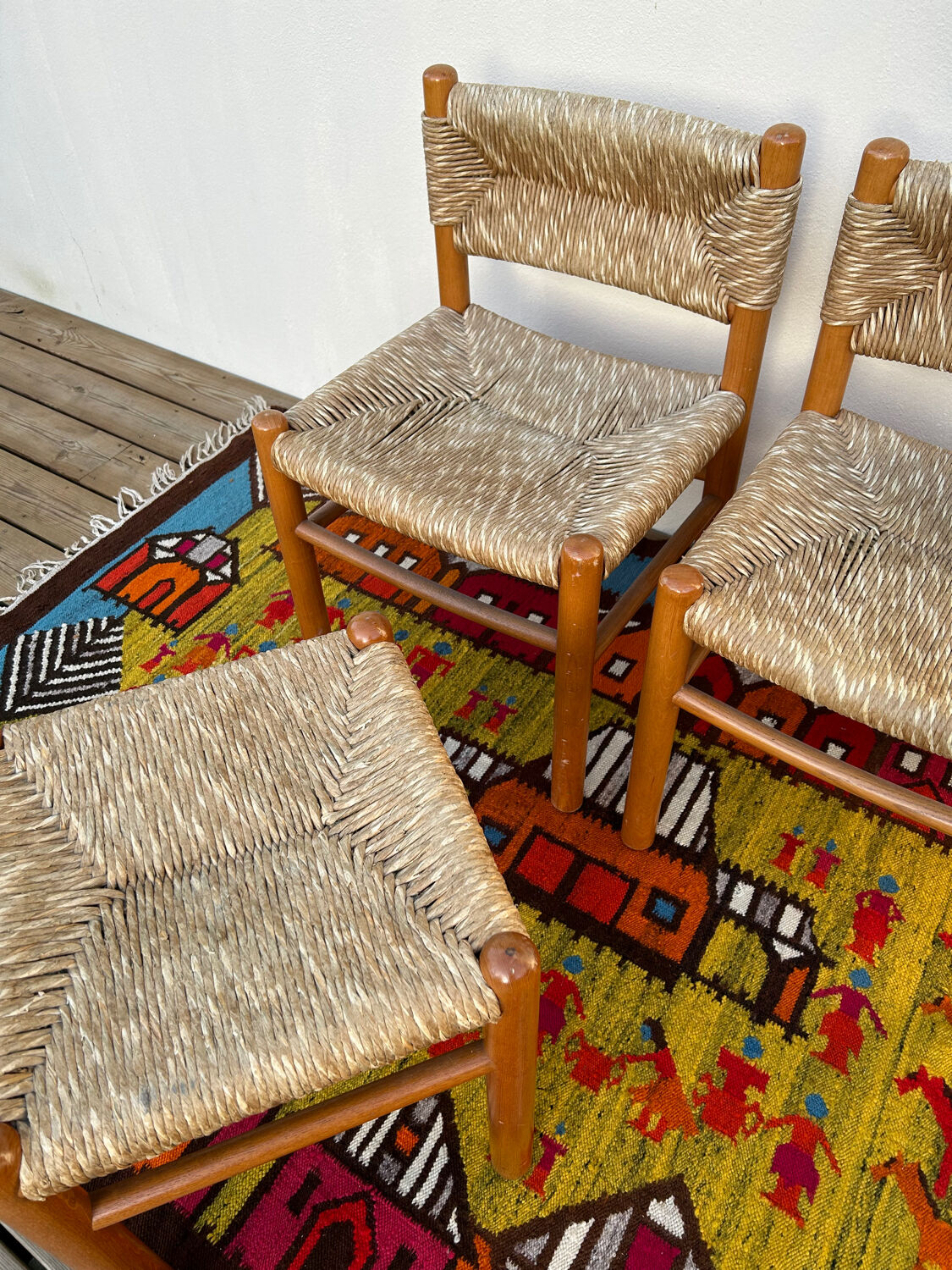 Chaises et tabourets paillés vintage