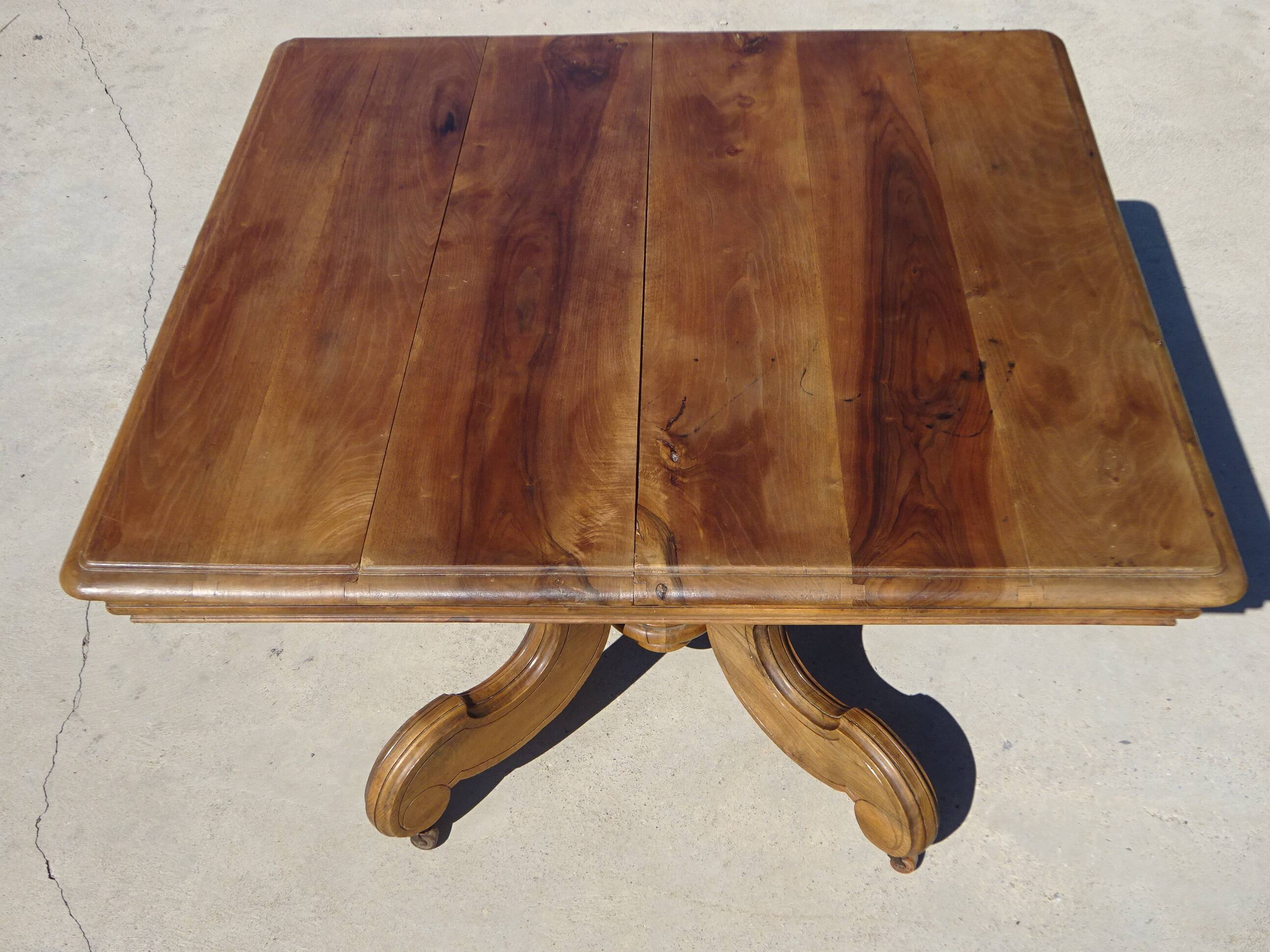 Square dining table, central leg, seats 8