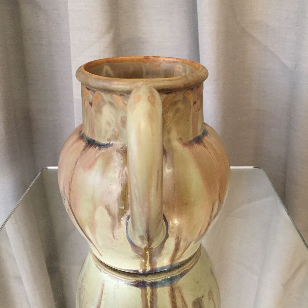 Pitcher with roosters in sandstone from the denbac manufacture