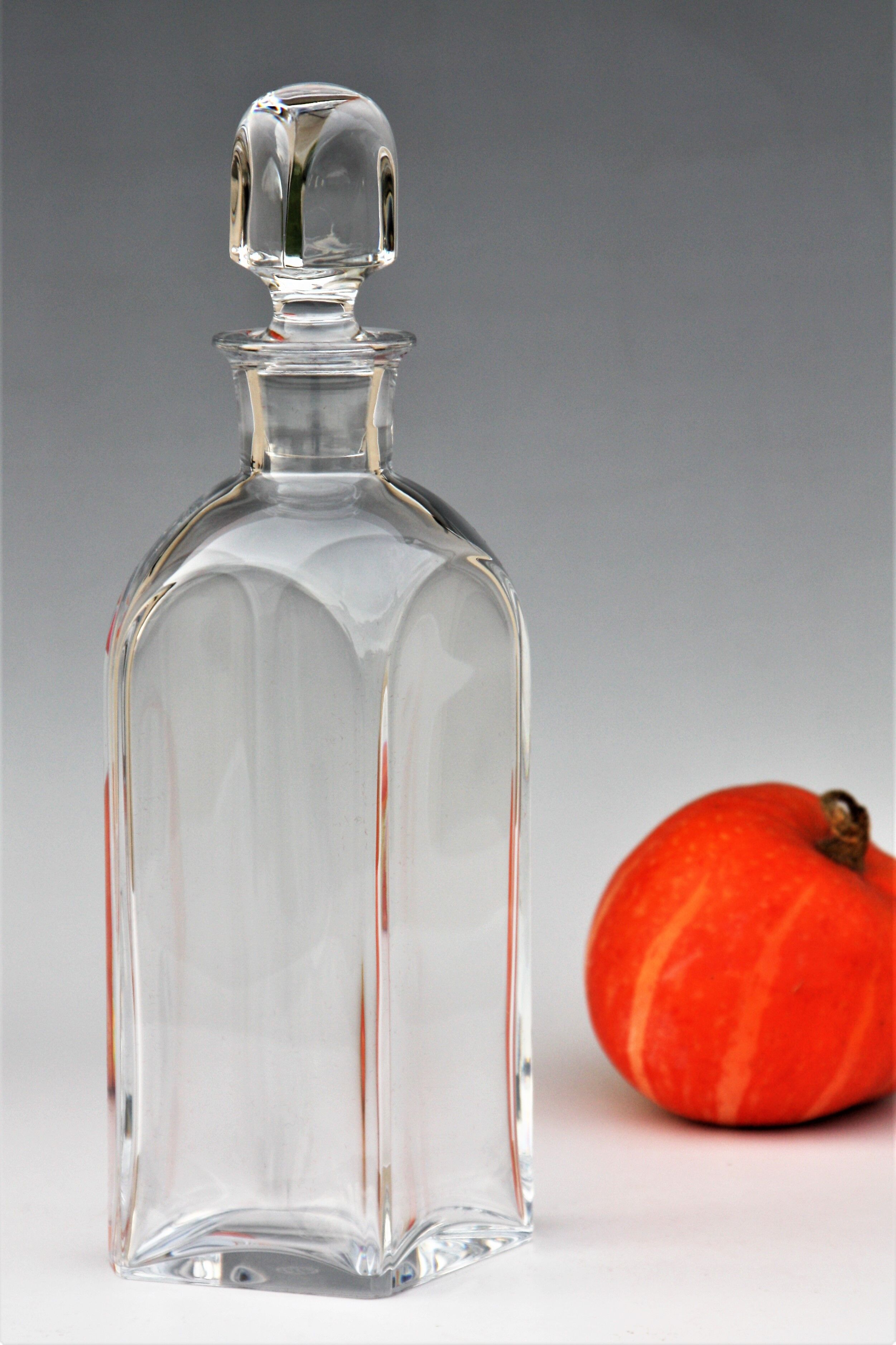 Baccarat whisky decanter model Vologne