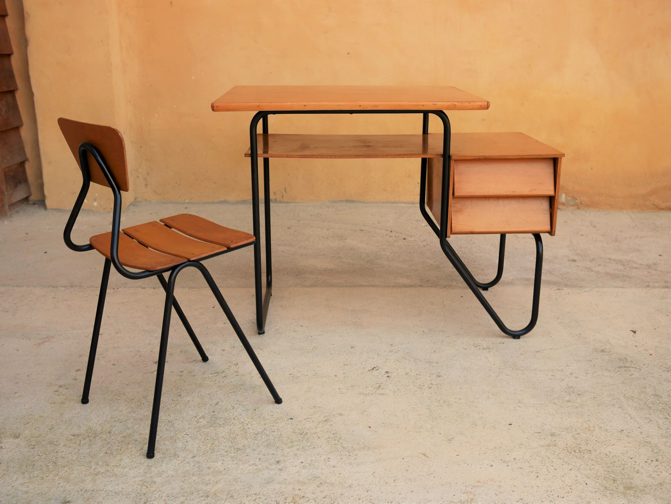 Bureau et chaise enfant vintage