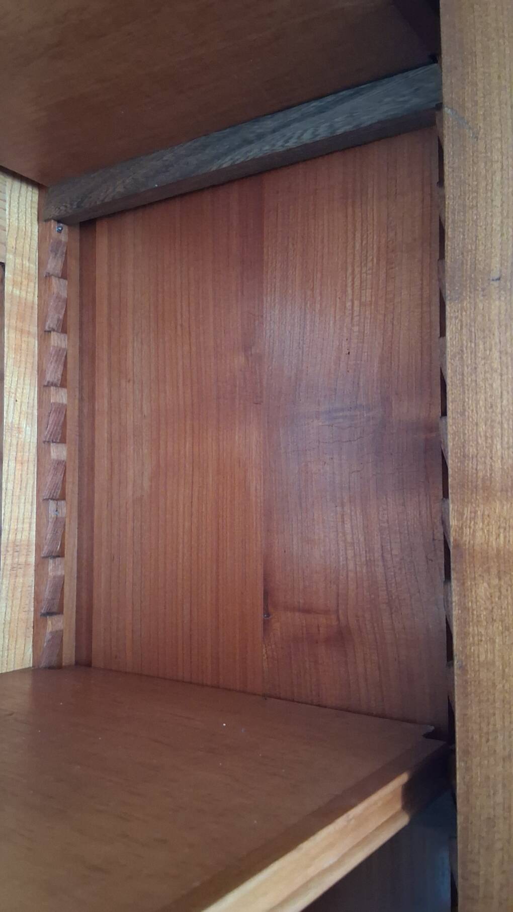 Bibliothèque vitrée en merisier