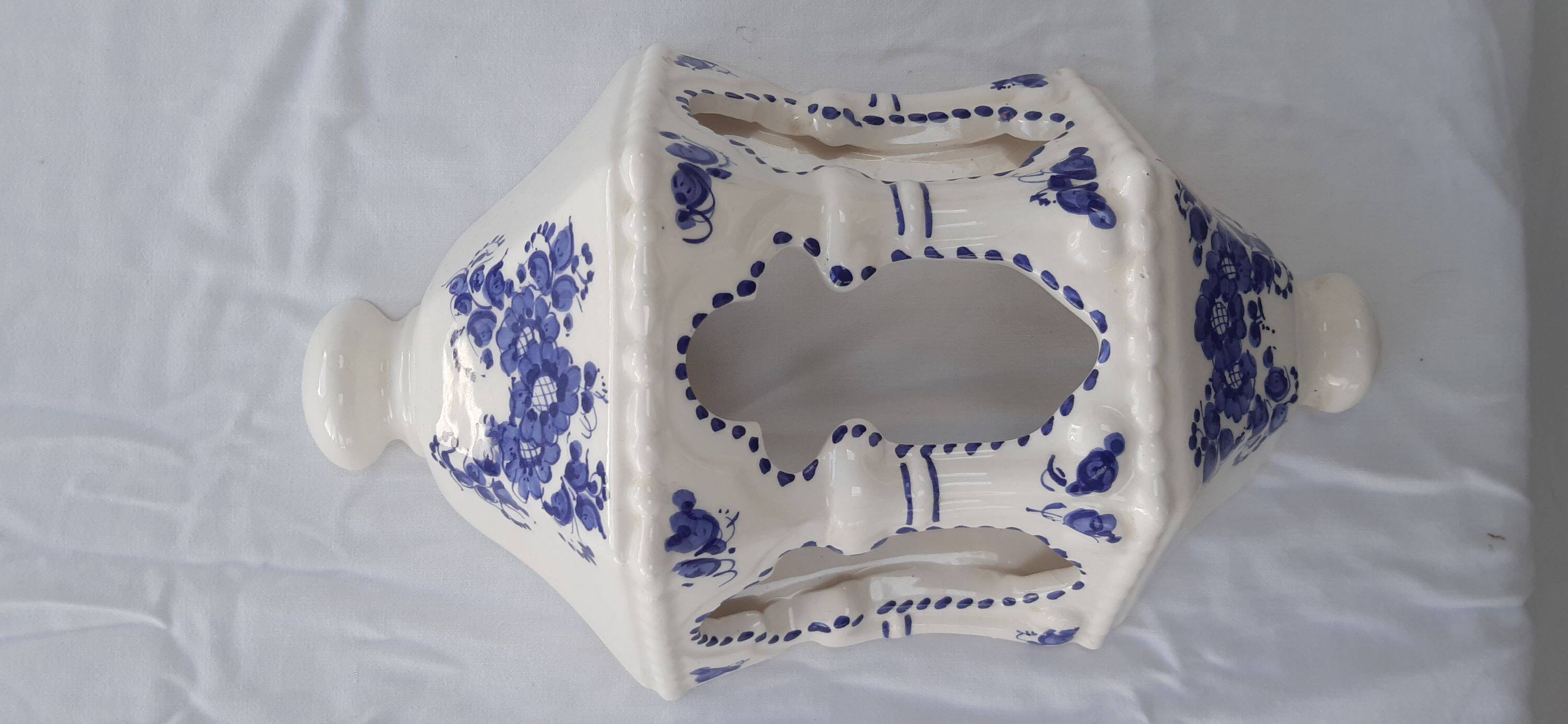 set of 2 ceramic wall lights